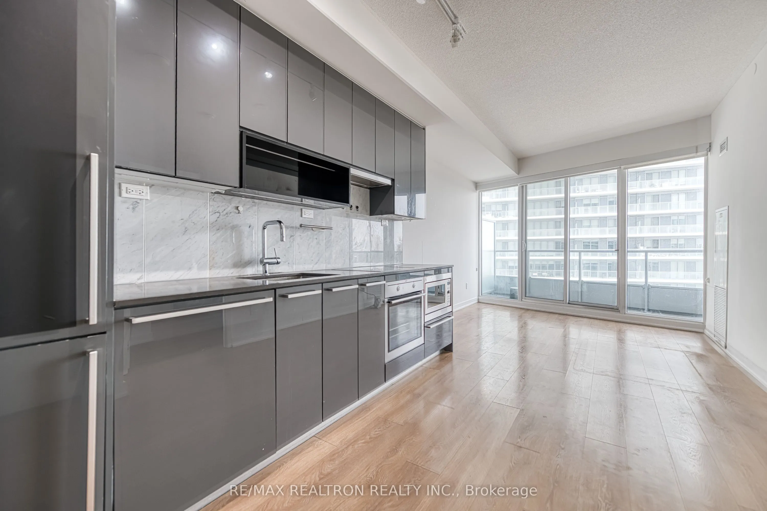 115 Mcmahon Drive #2606