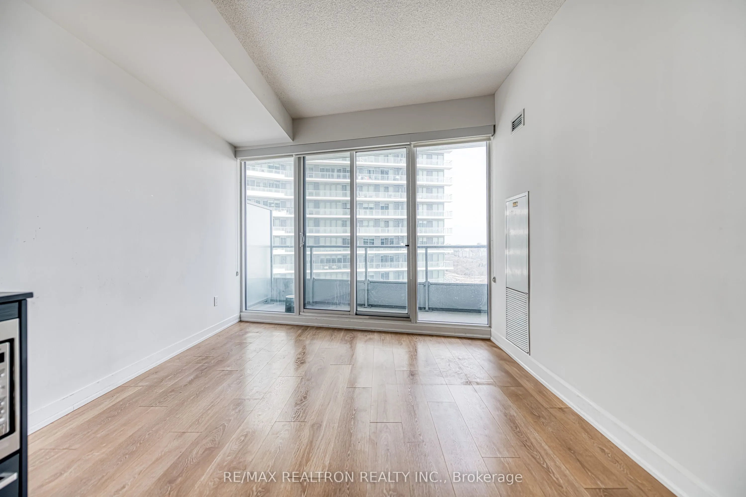 115 Mcmahon Drive #2606