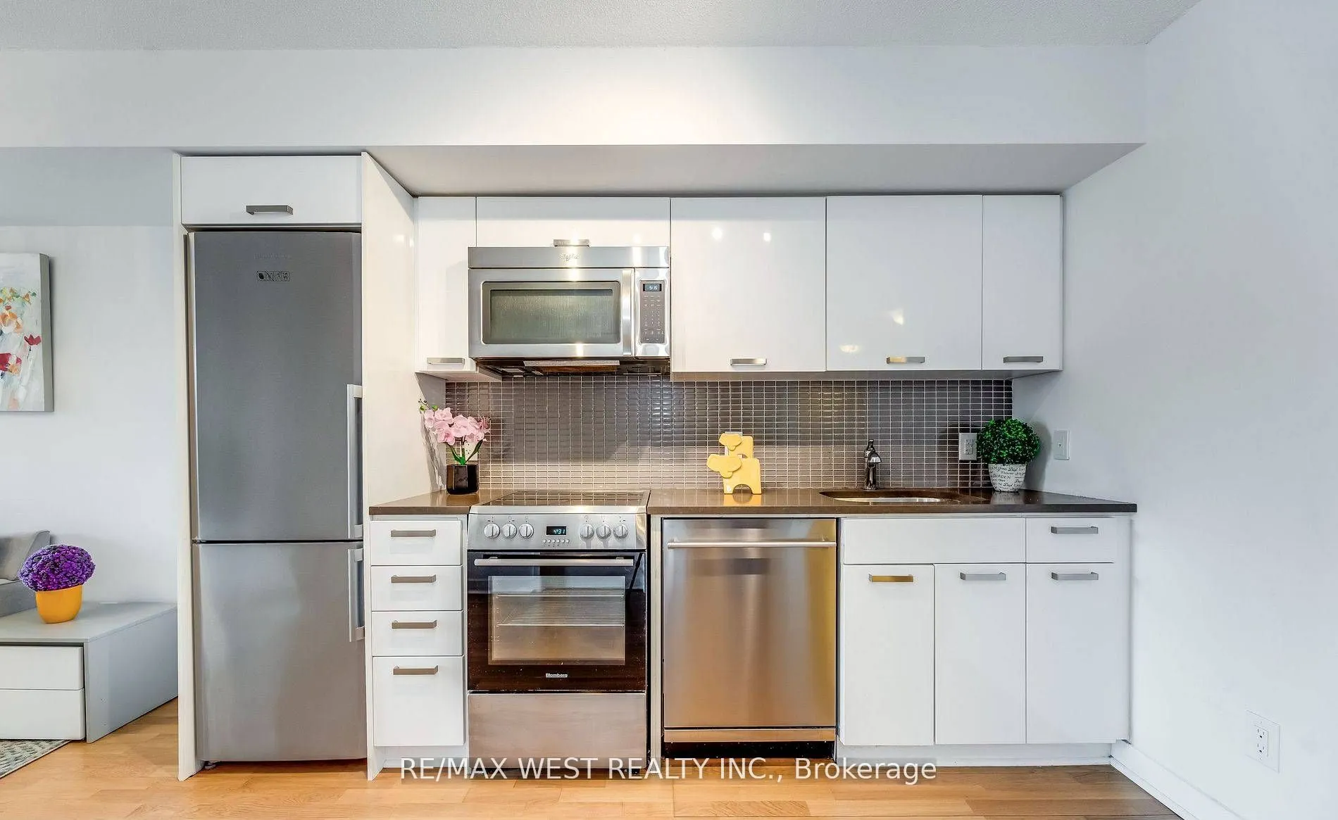 295 Adelaide Street W, #802