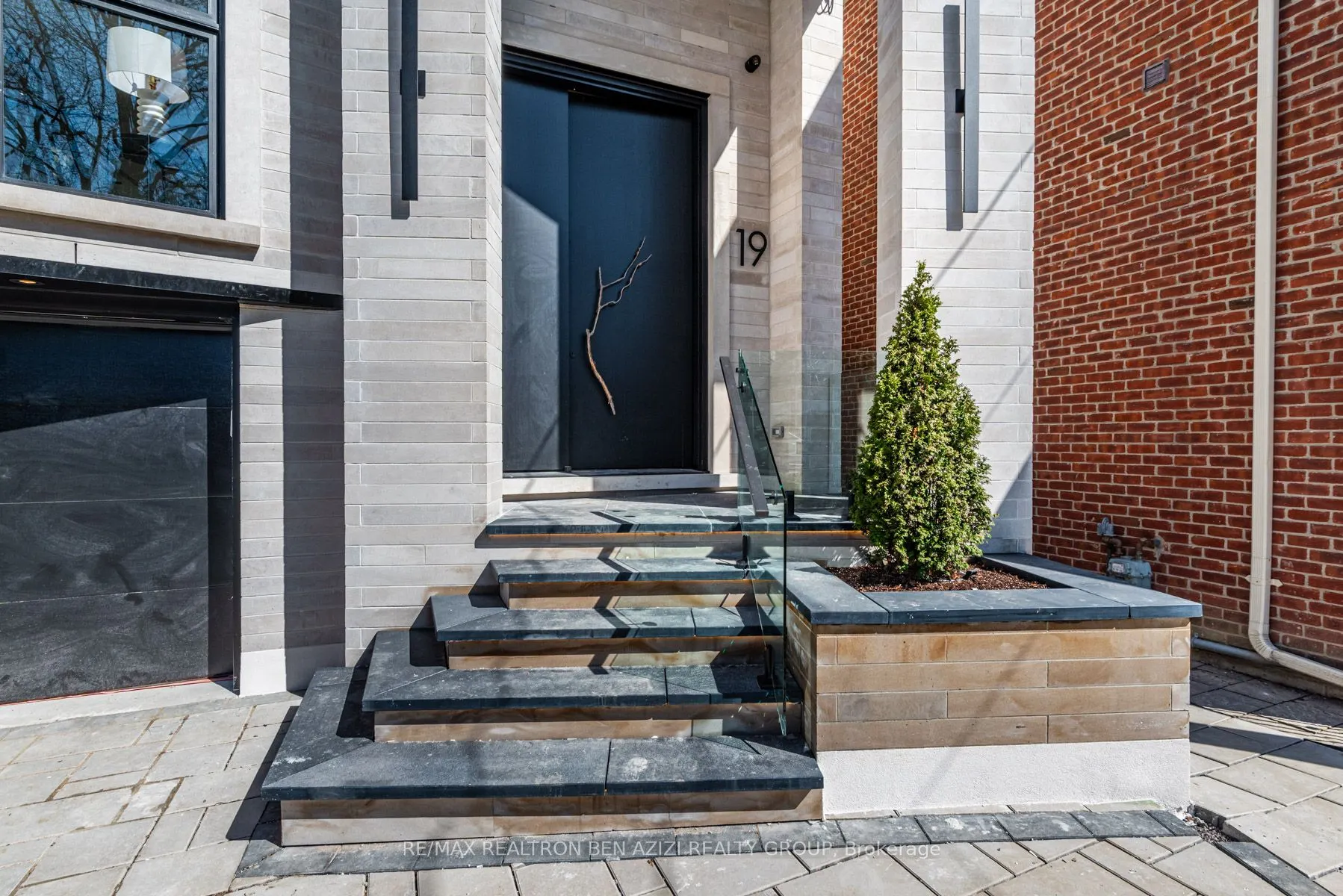 19 Ridley Boulevard