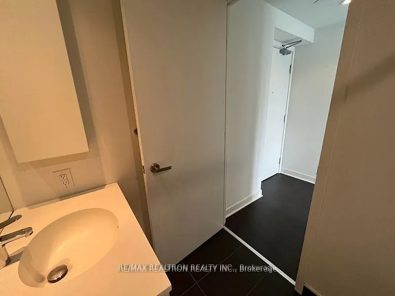 15 Grenville Street, #2706