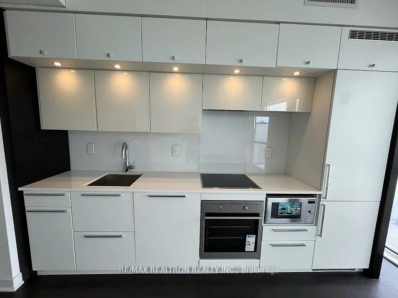 15 Grenville Street, #2706