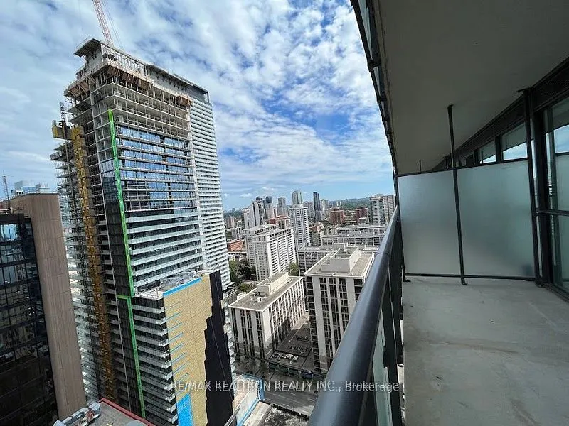 15 Grenville Street, #2706