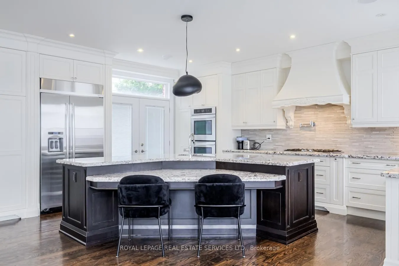 21A Roycrest Avenue