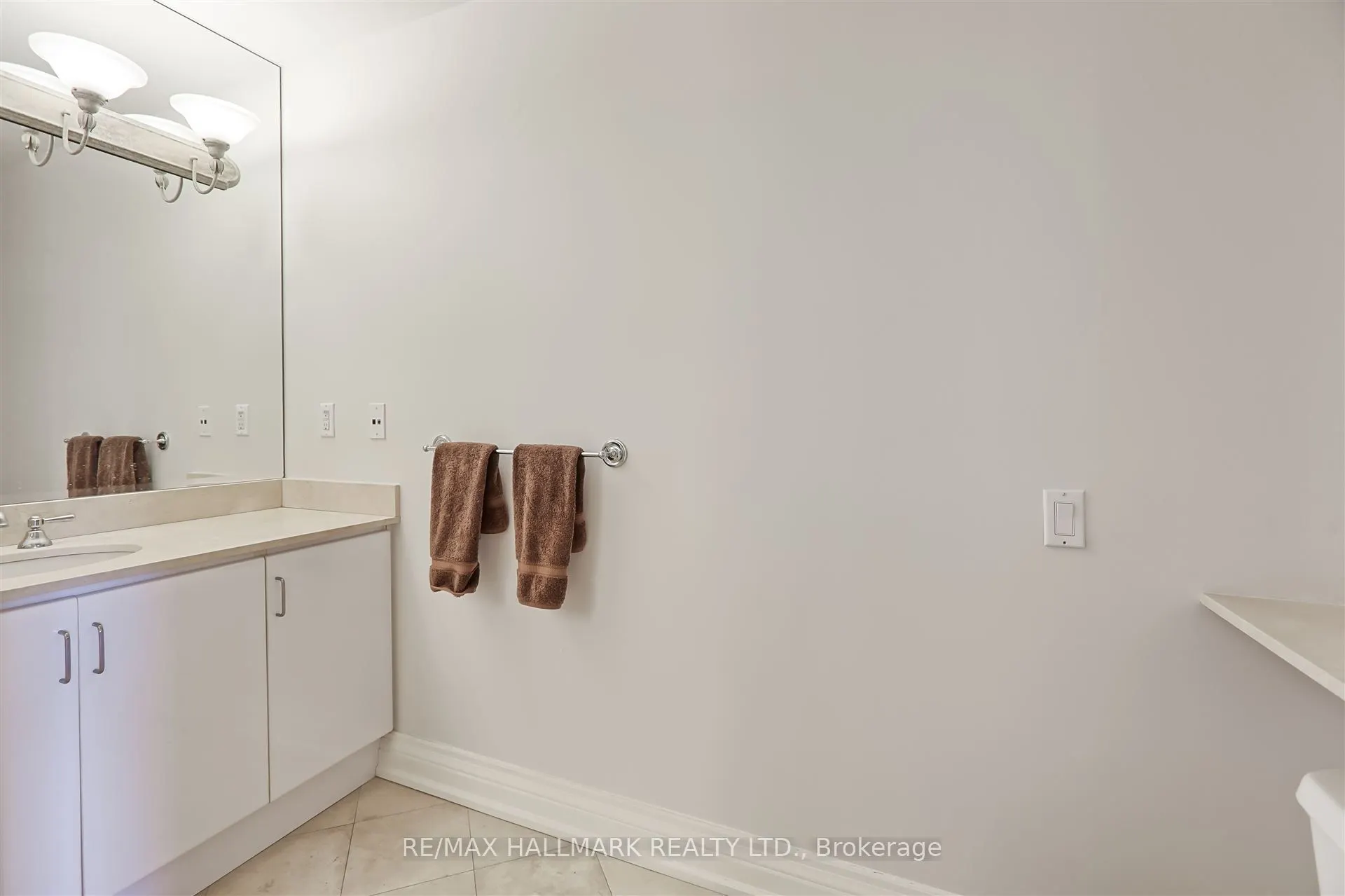 38 Avenue Road, #1201