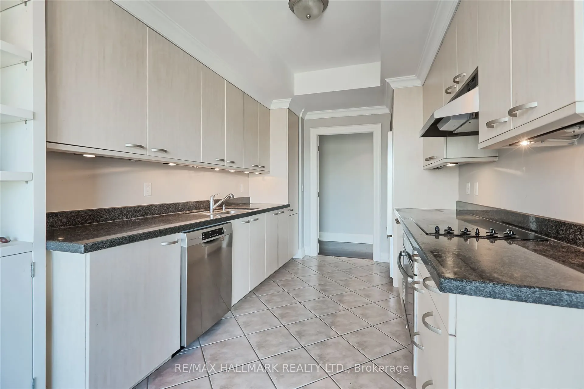 38 Avenue Road, #1201