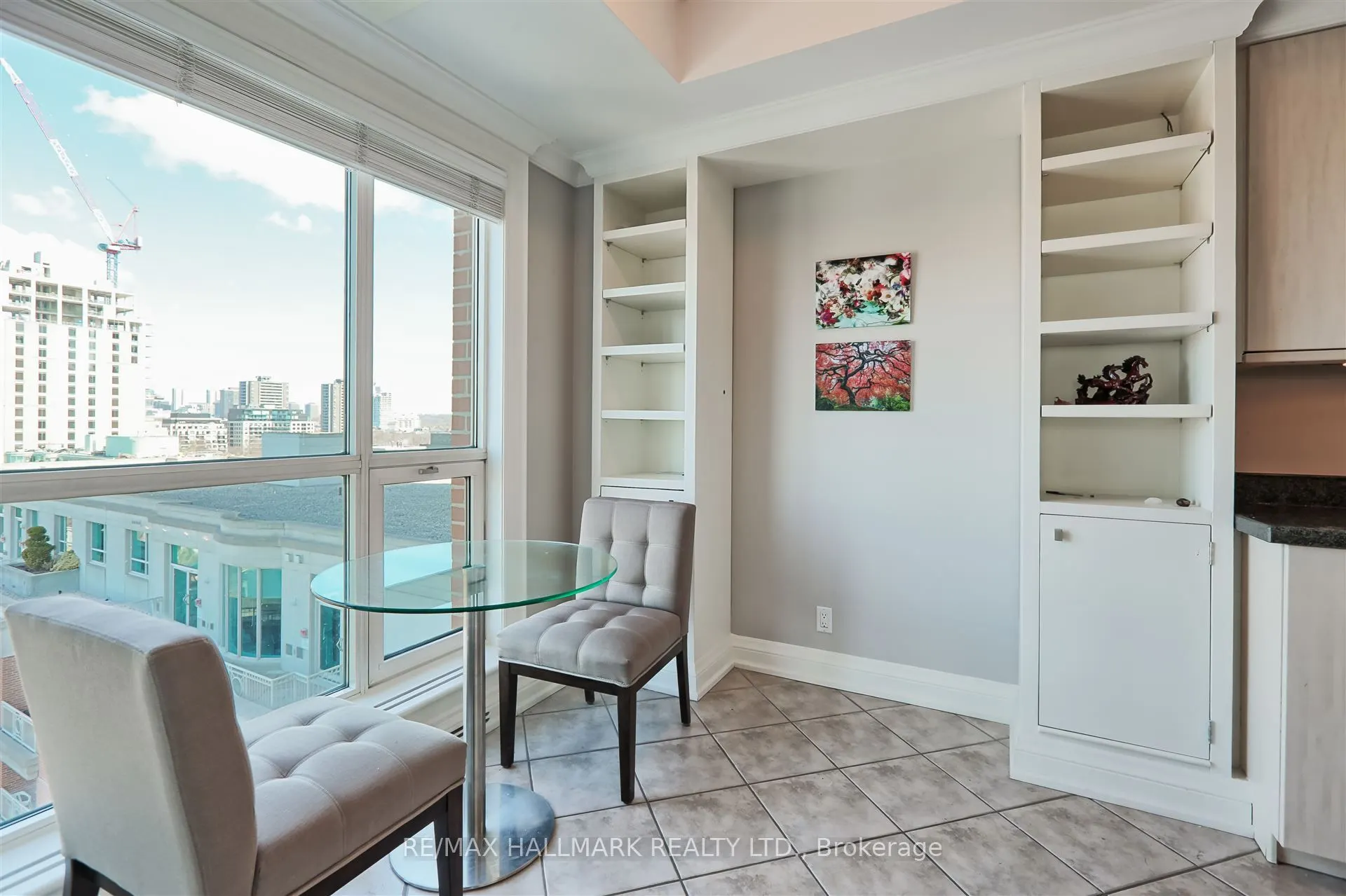38 Avenue Road, #1201