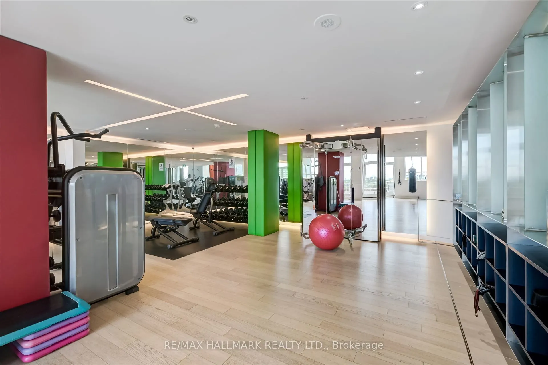38 Avenue Road, #1201