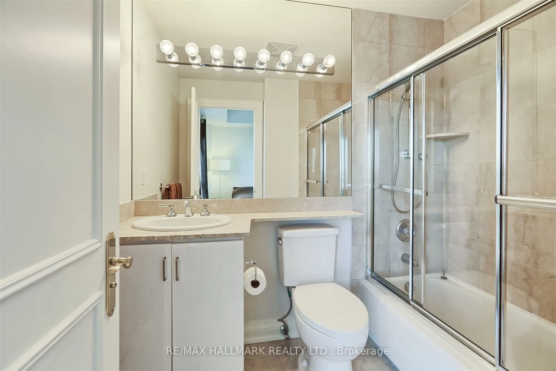 38 Avenue Road, #1201