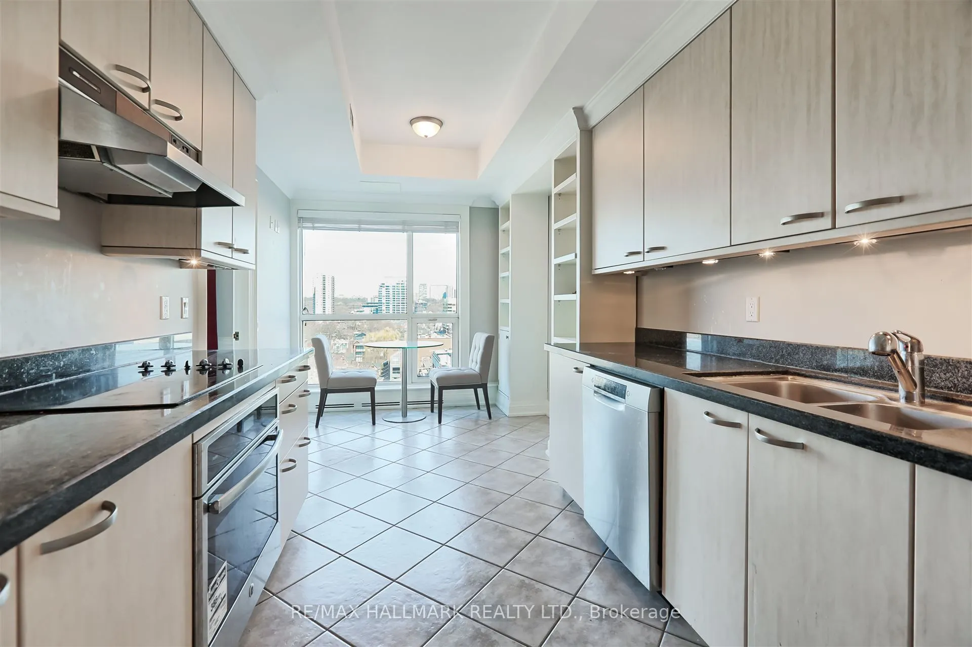 38 Avenue Road, #1201