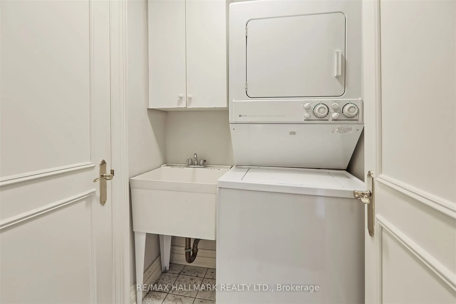 38 Avenue Road, #1201