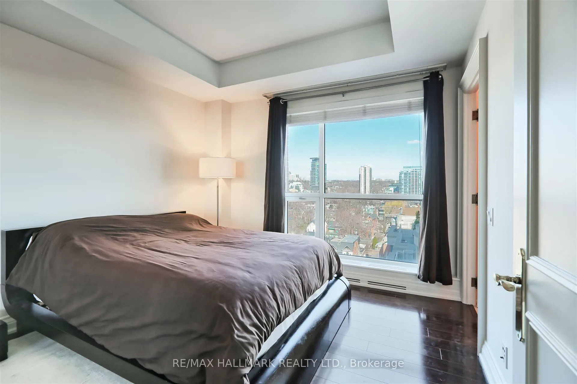 38 Avenue Road, #1201