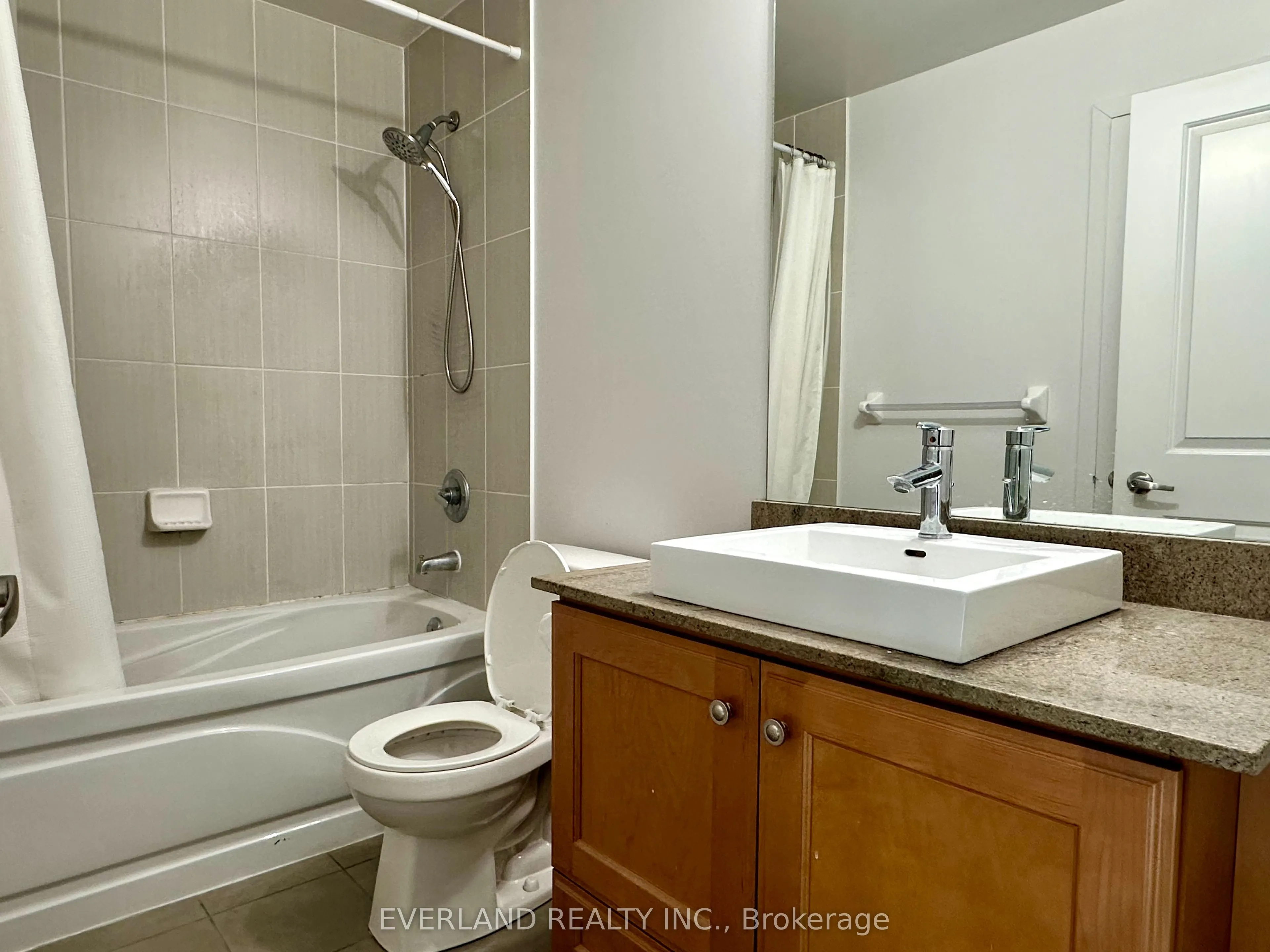 26 Norton Avenue #901