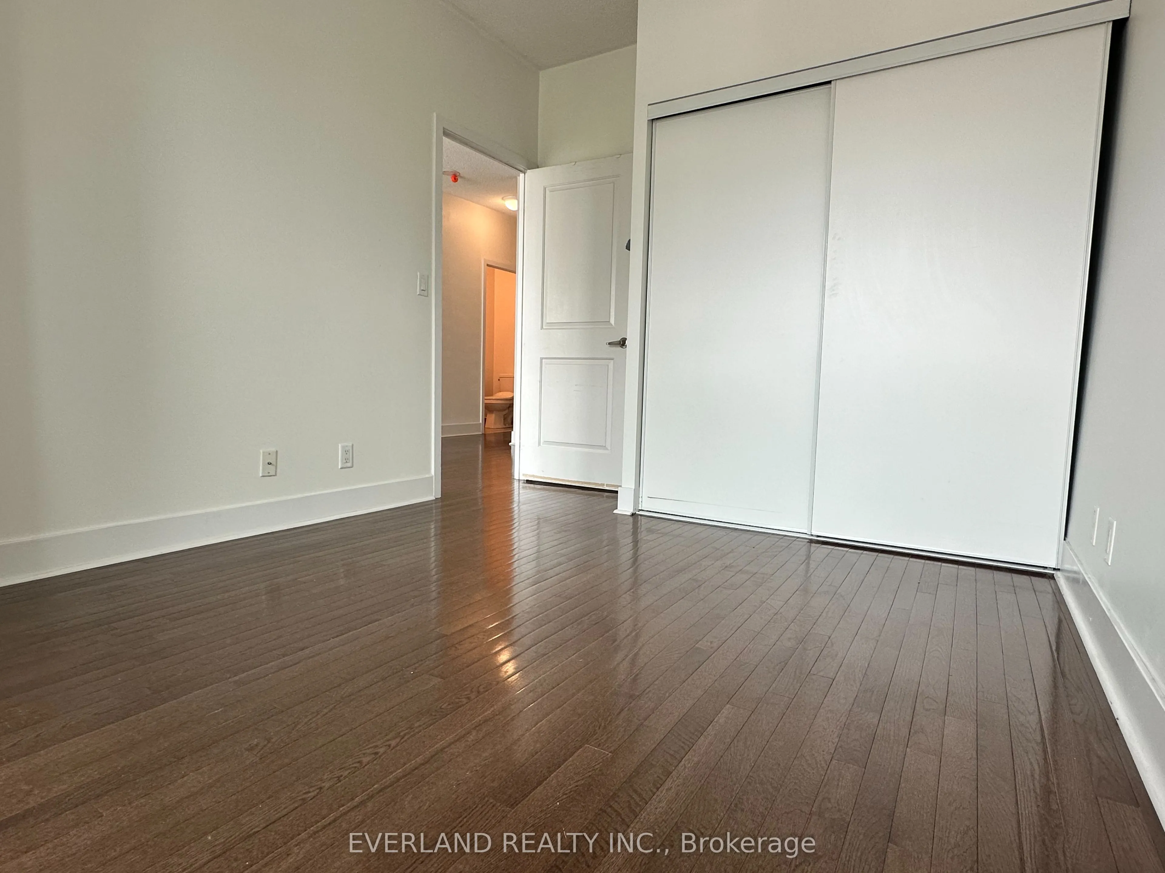 26 Norton Avenue #901