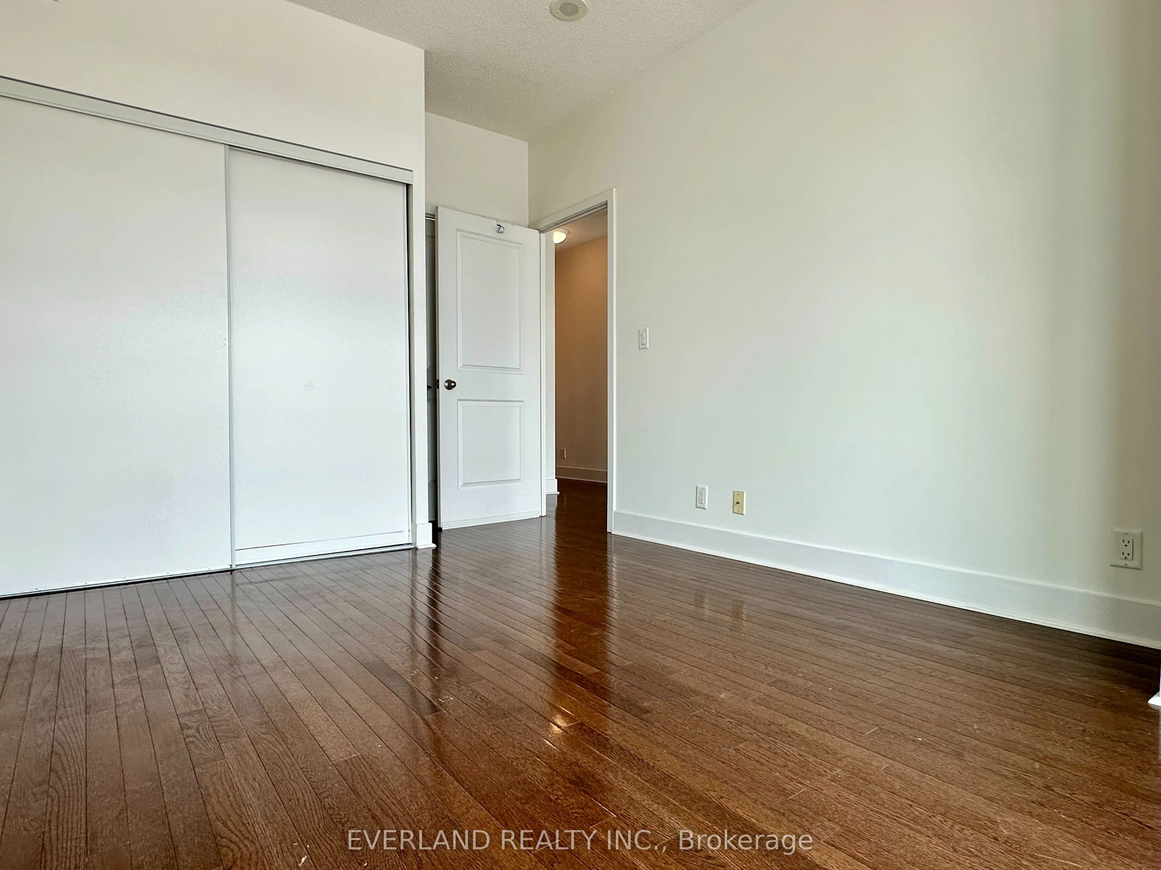 26 Norton Avenue #901