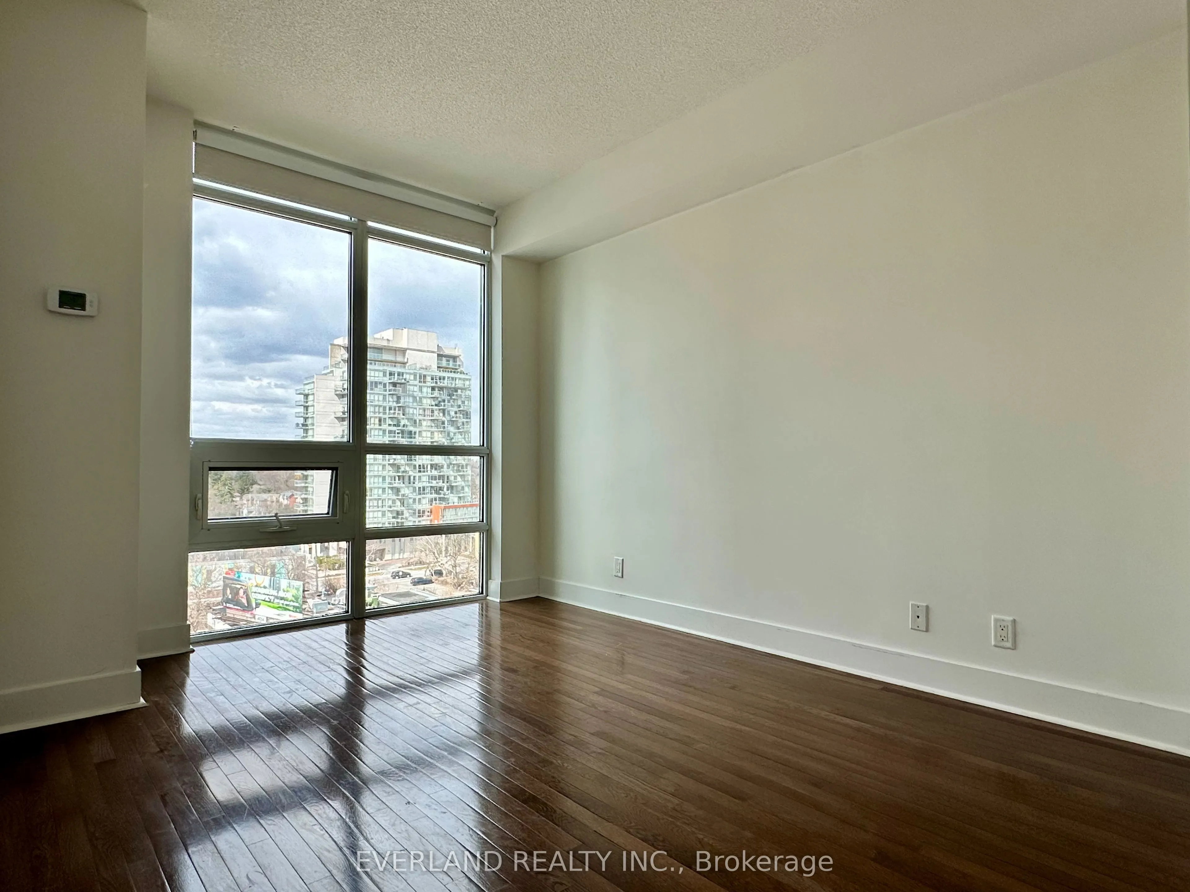 26 Norton Avenue #901