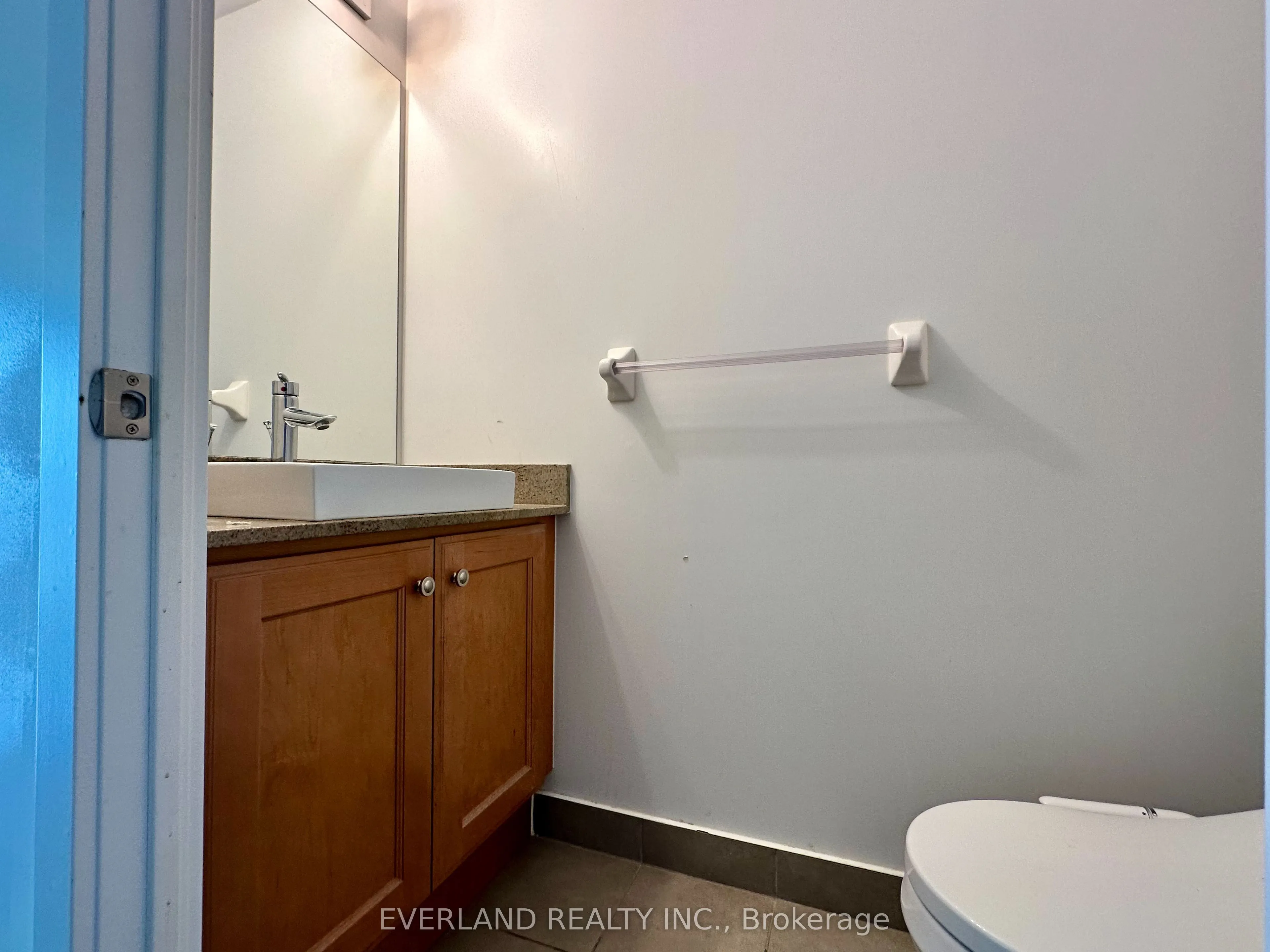 26 Norton Avenue #901