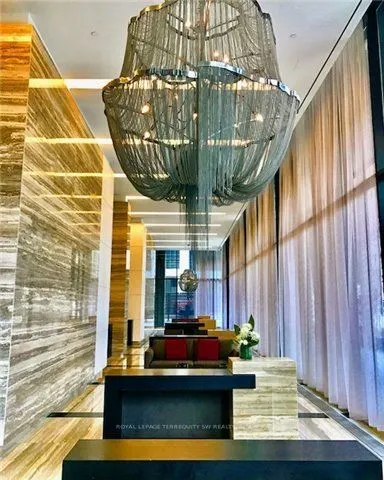 110 Charles Street E, #707