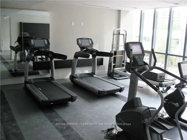 110 Charles Street E, #707