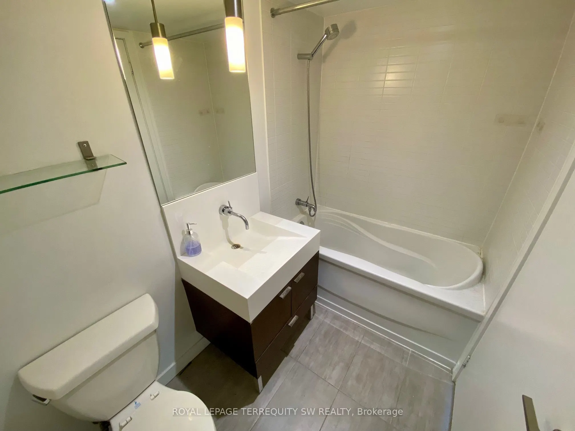 110 Charles Street E, #707