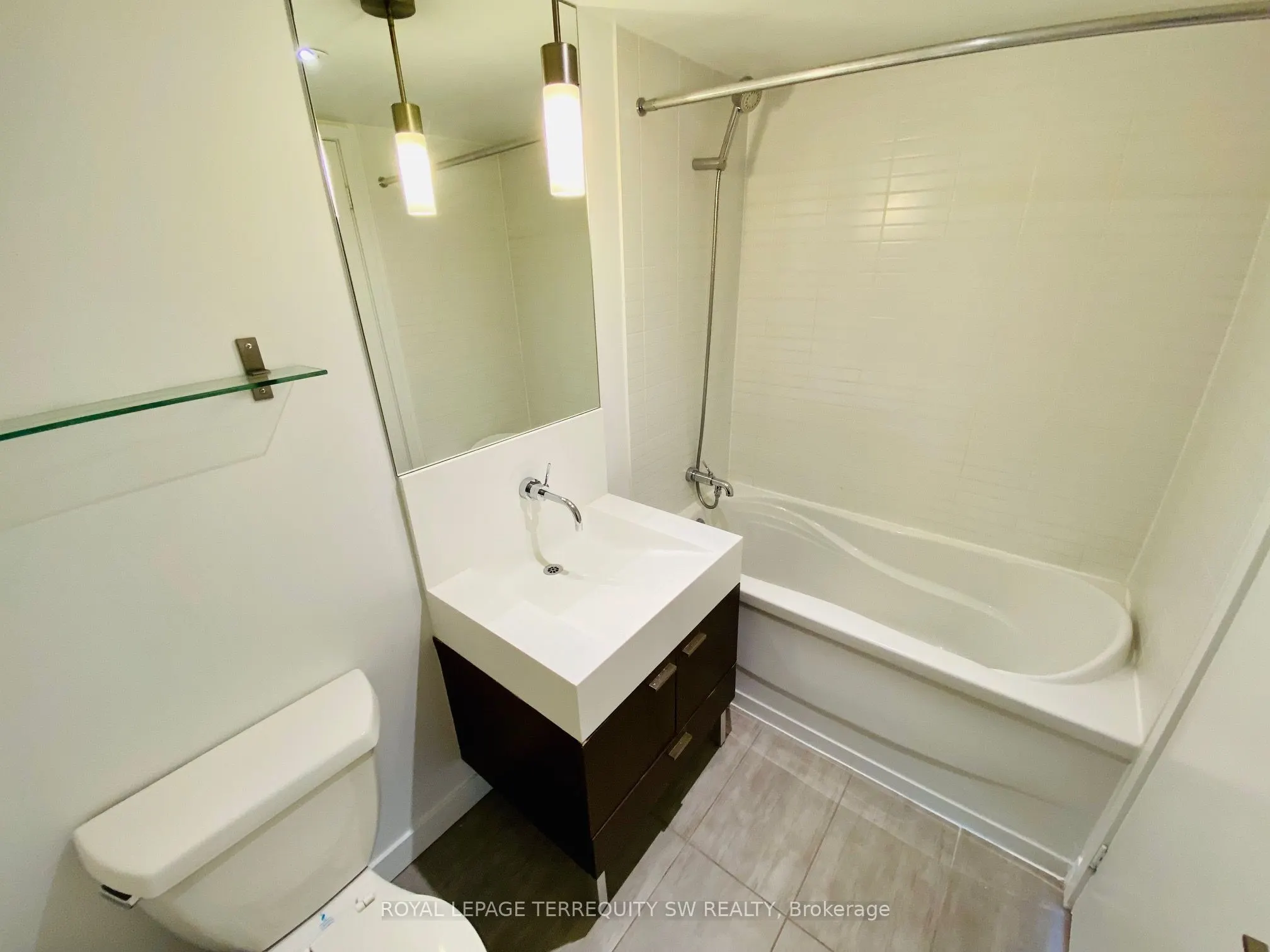 110 Charles Street E, #707