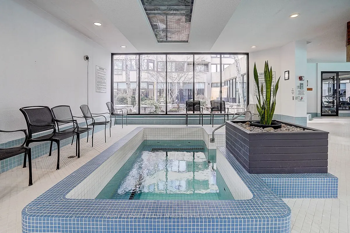 65 Spring Garden Avenue, #808