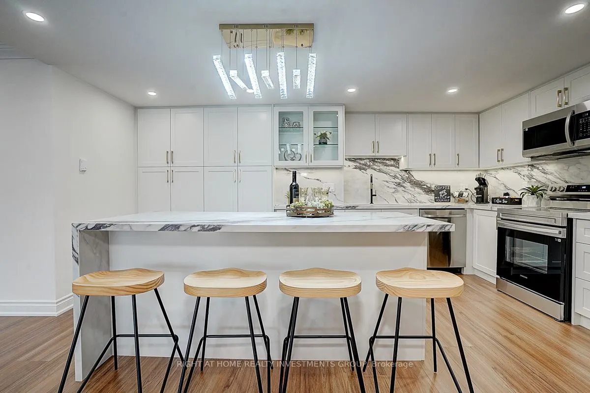 65 Spring Garden Avenue, #808