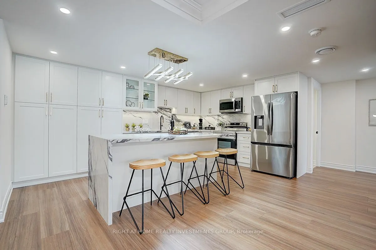 65 Spring Garden Avenue, #808