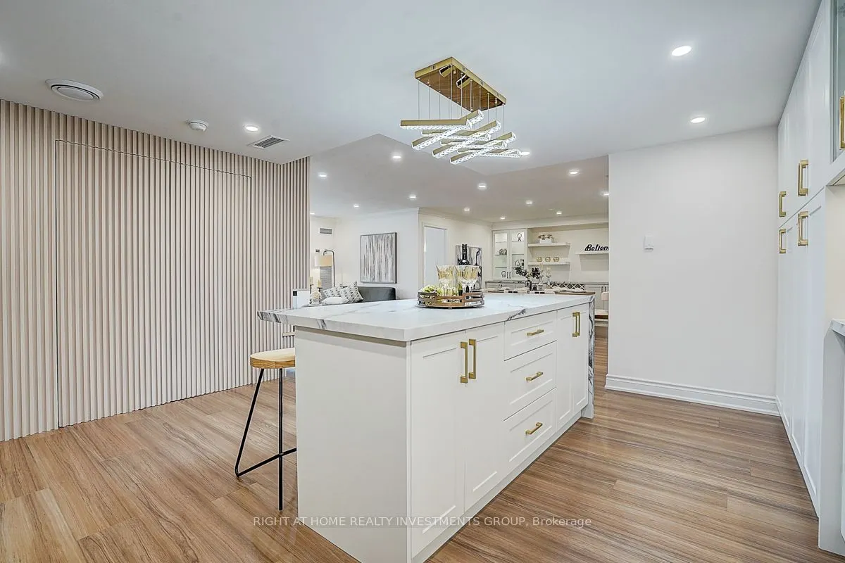 65 Spring Garden Avenue, #808
