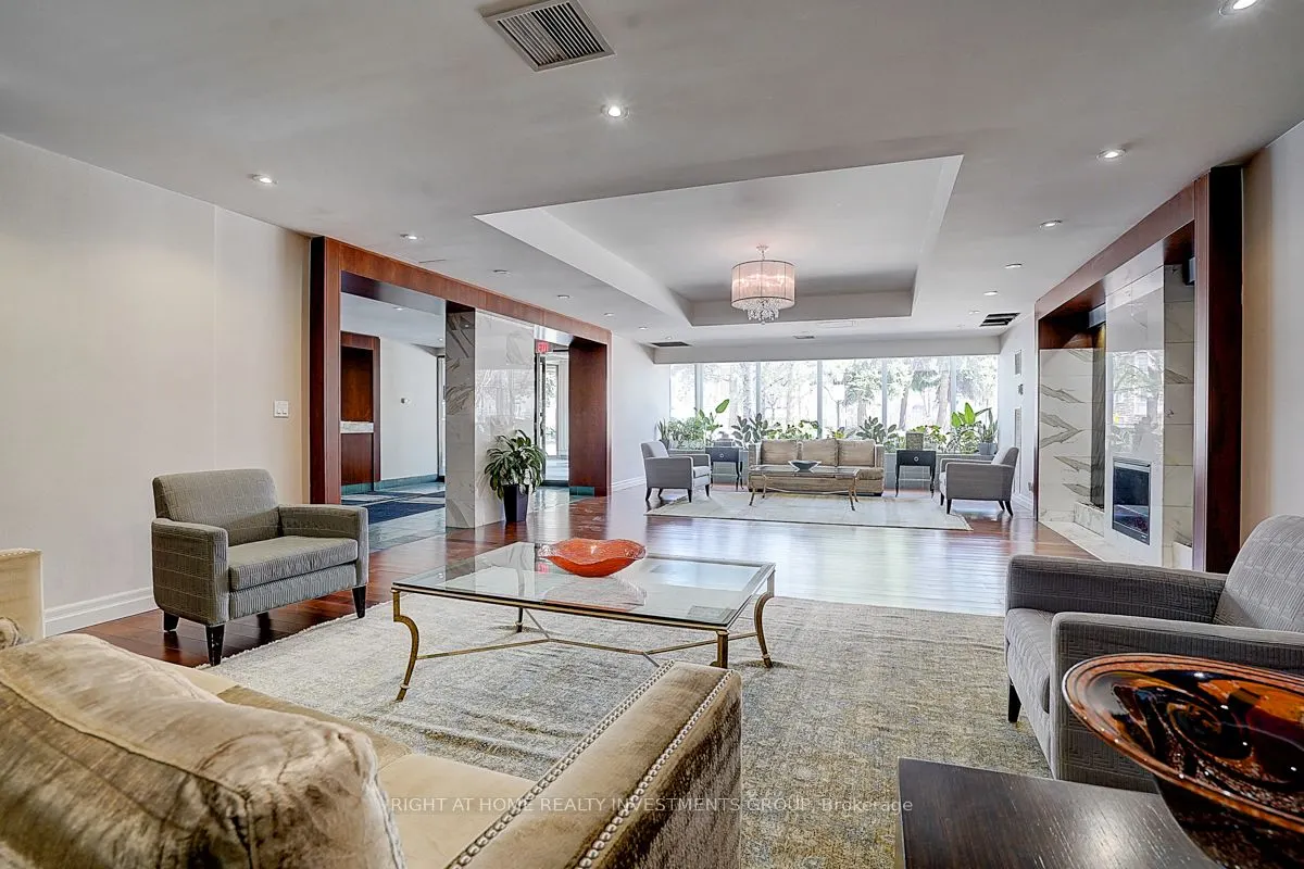 65 Spring Garden Avenue, #808
