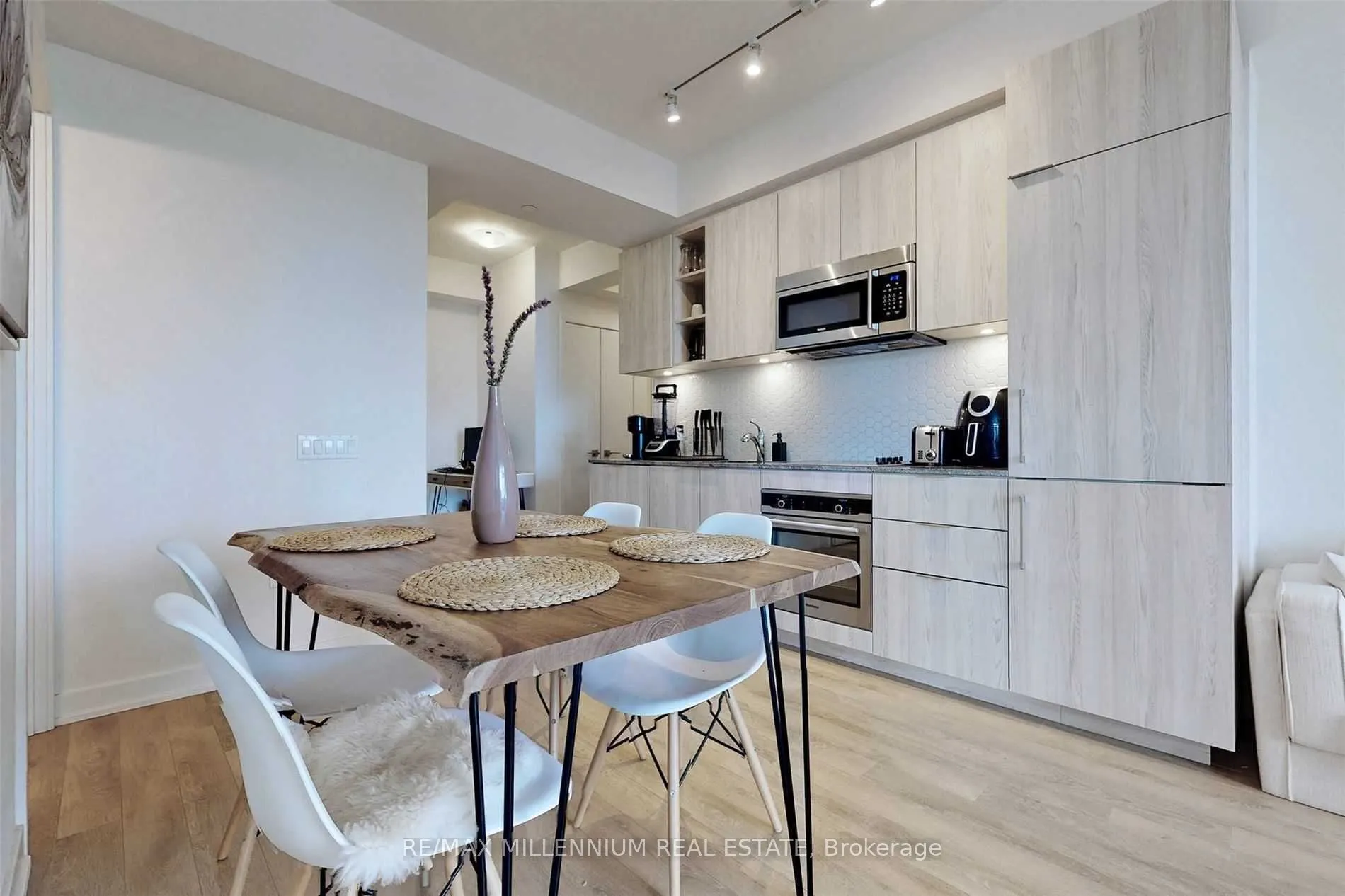 50 Ordnance Street #2802