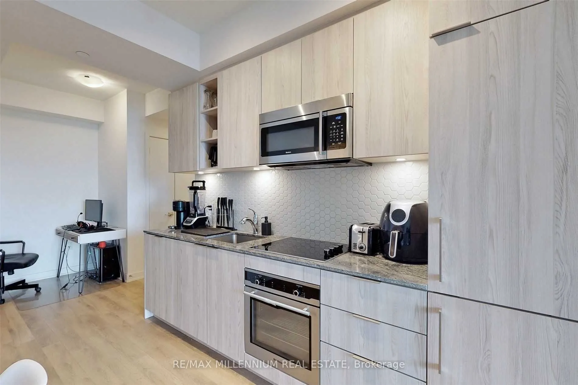 50 Ordnance Street #2802