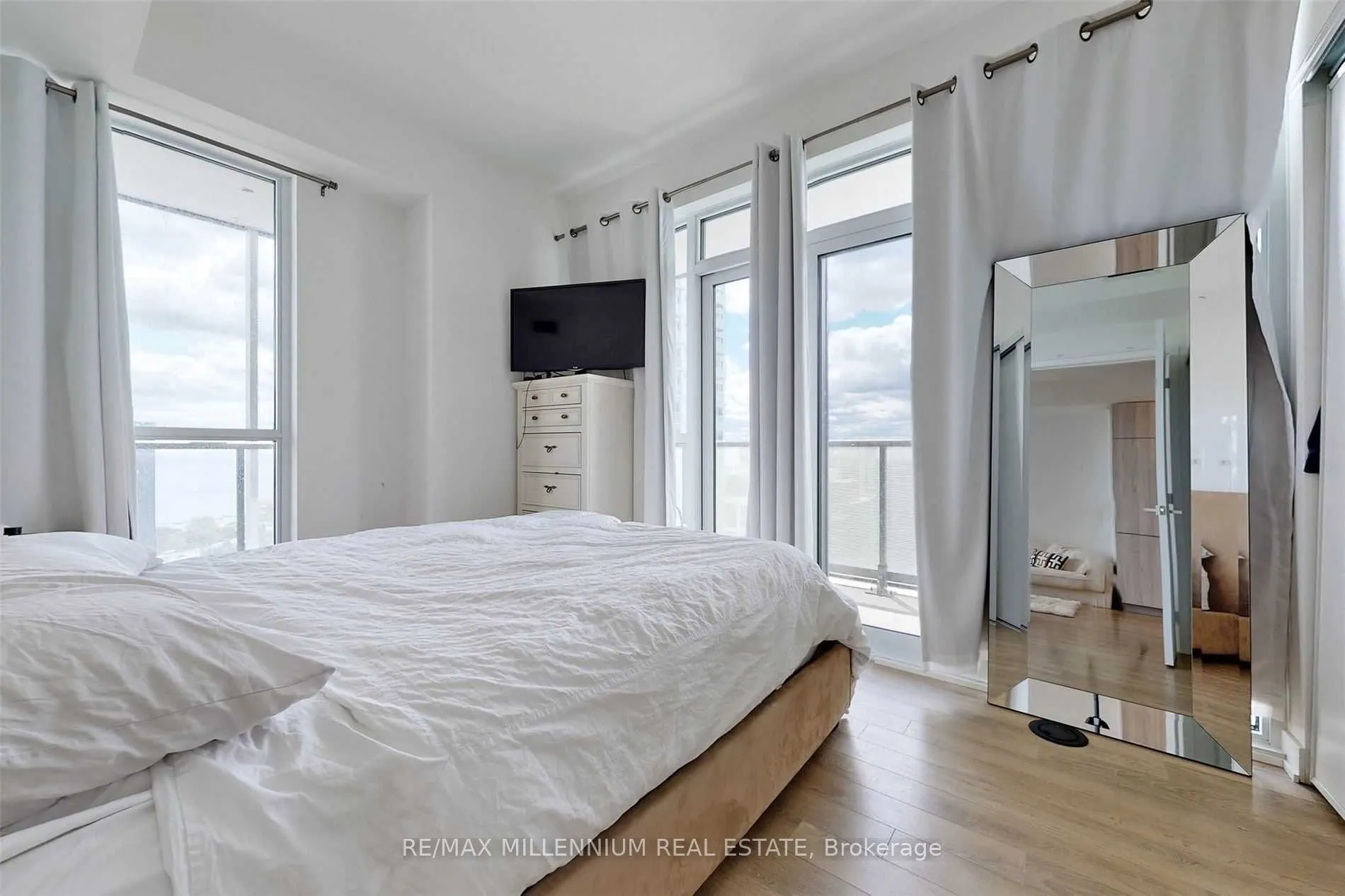 50 Ordnance Street #2802
