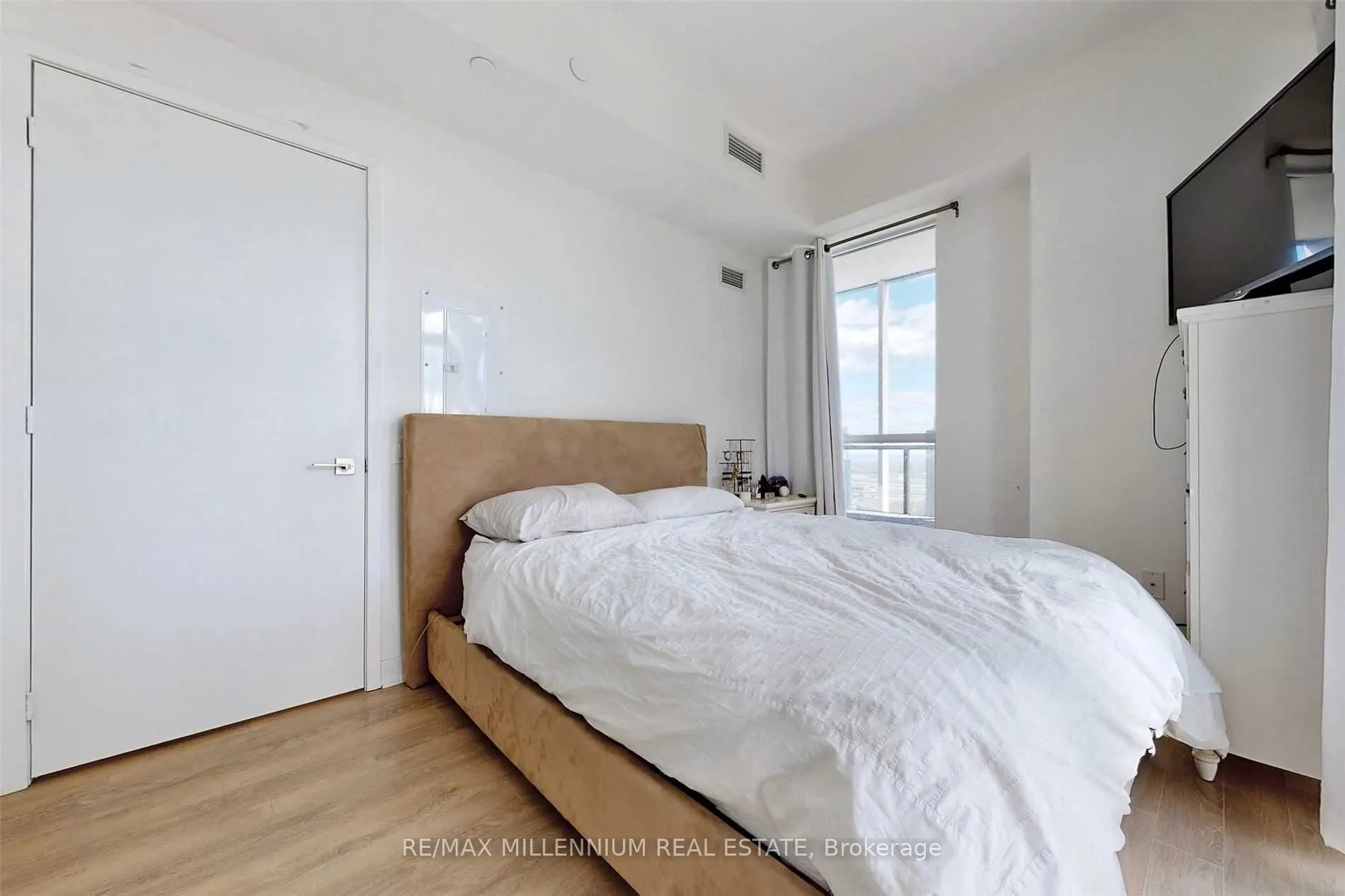50 Ordnance Street #2802