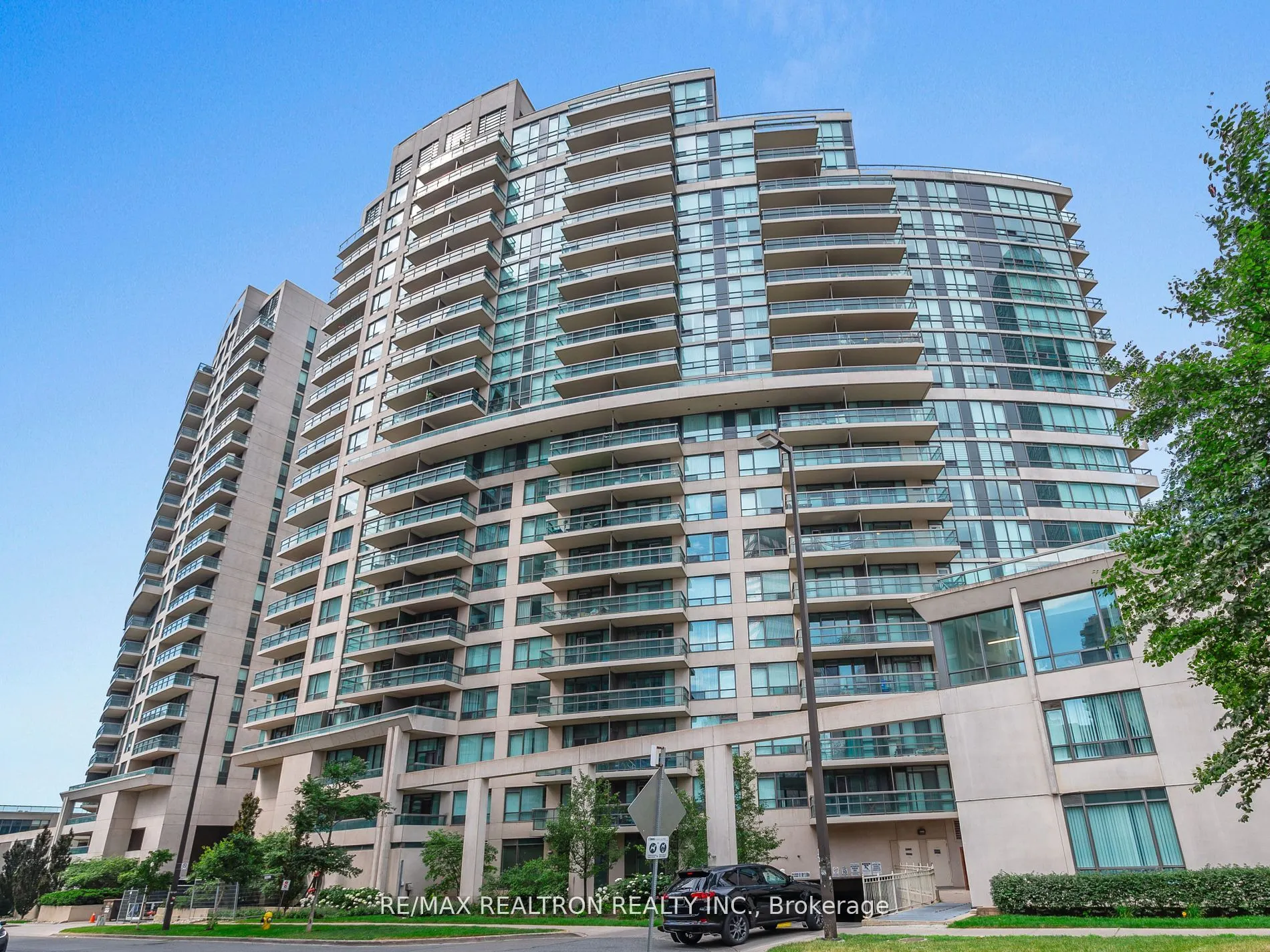 503 Beecroft Road, #201
