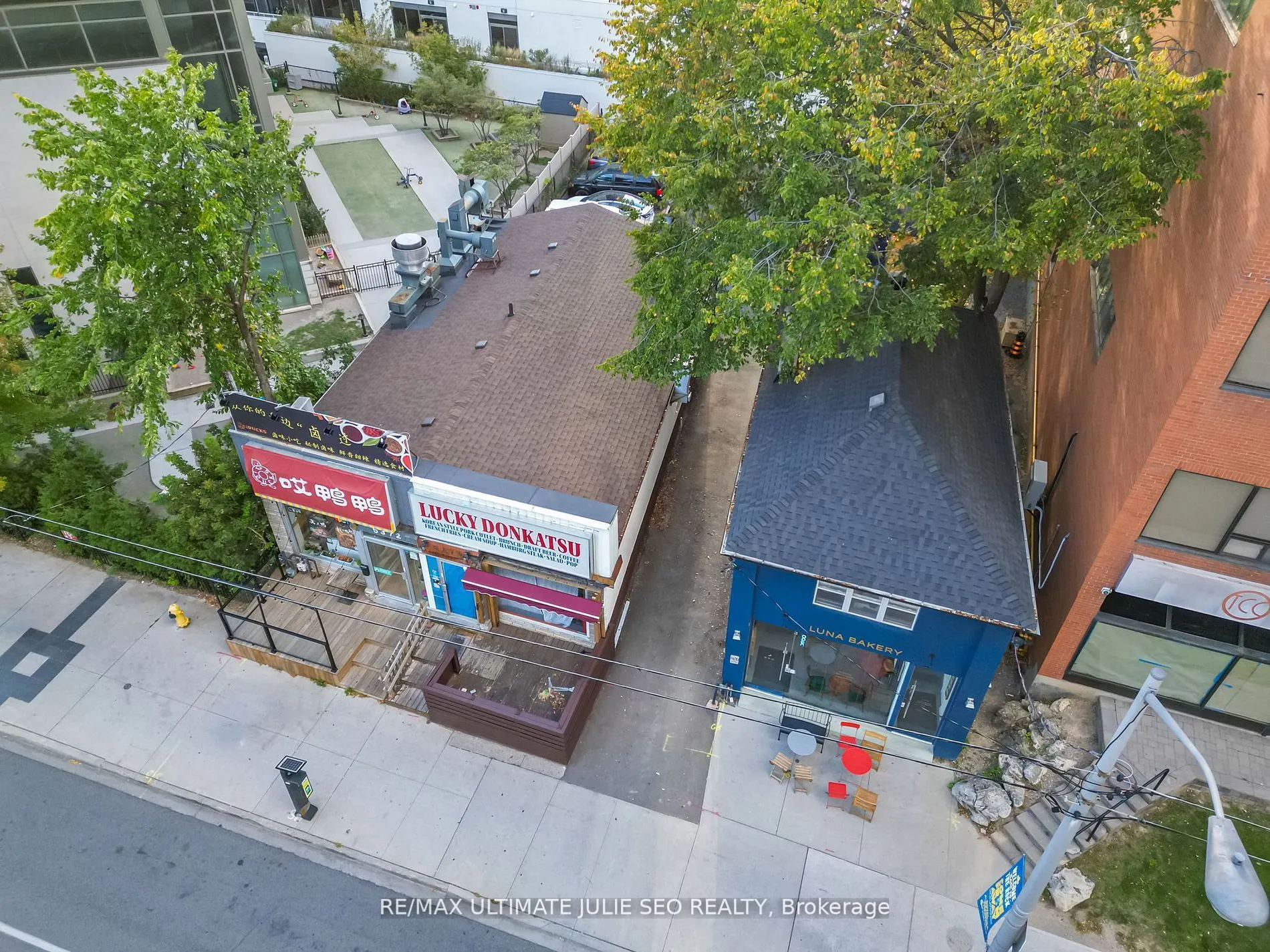 5372-5376 Yonge Street