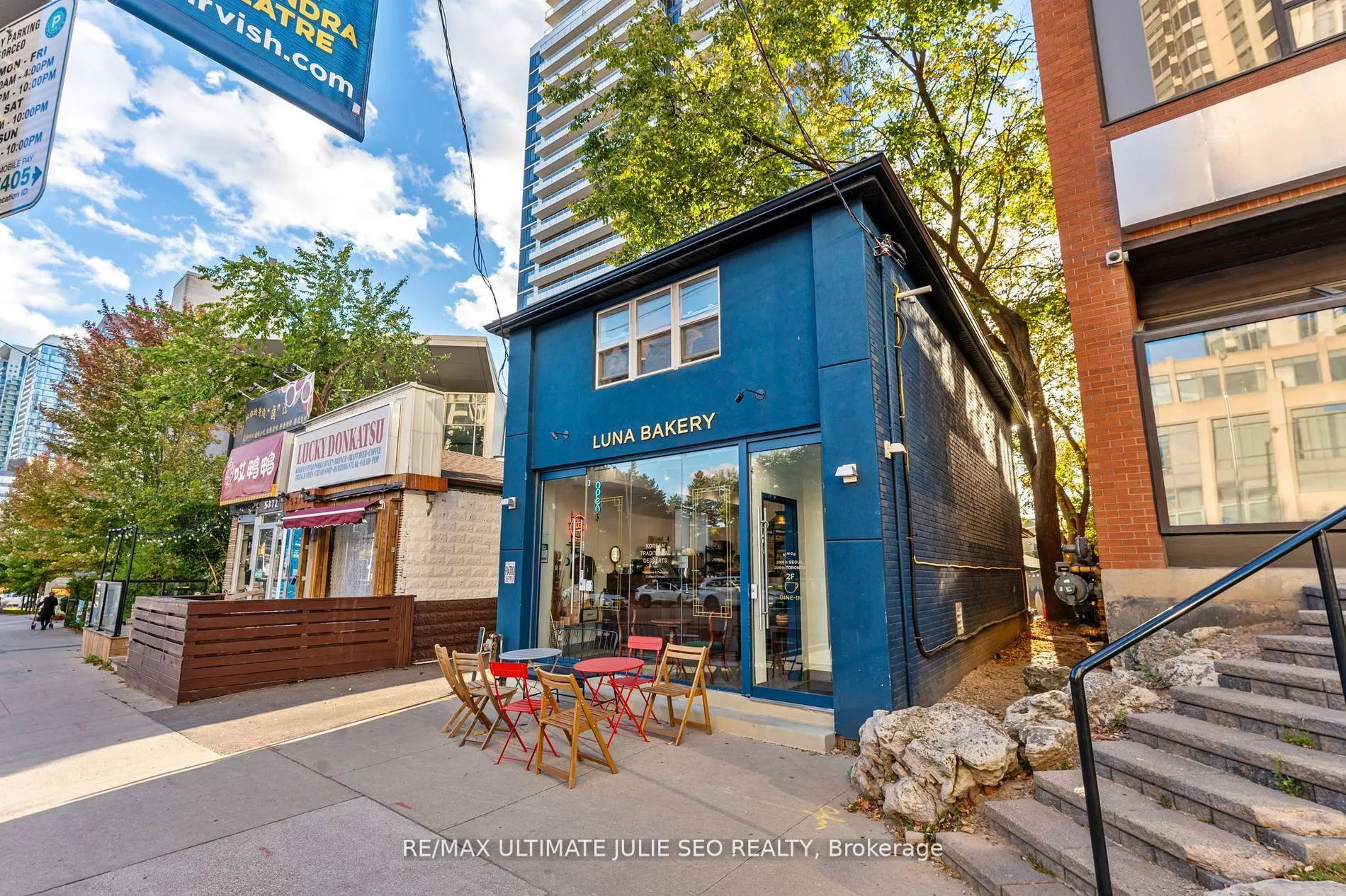 5372-5376 Yonge Street