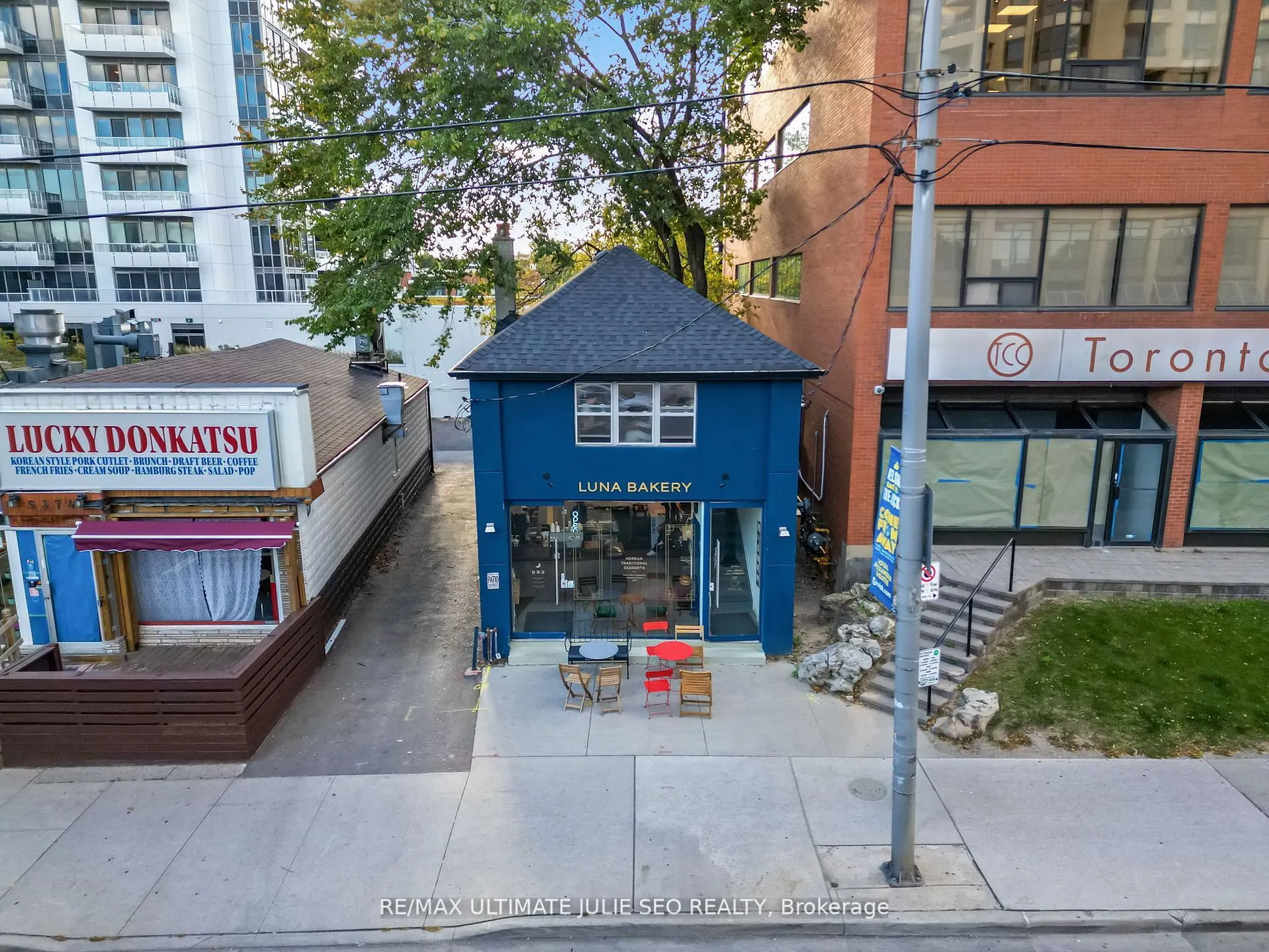 5372-5376 Yonge Street