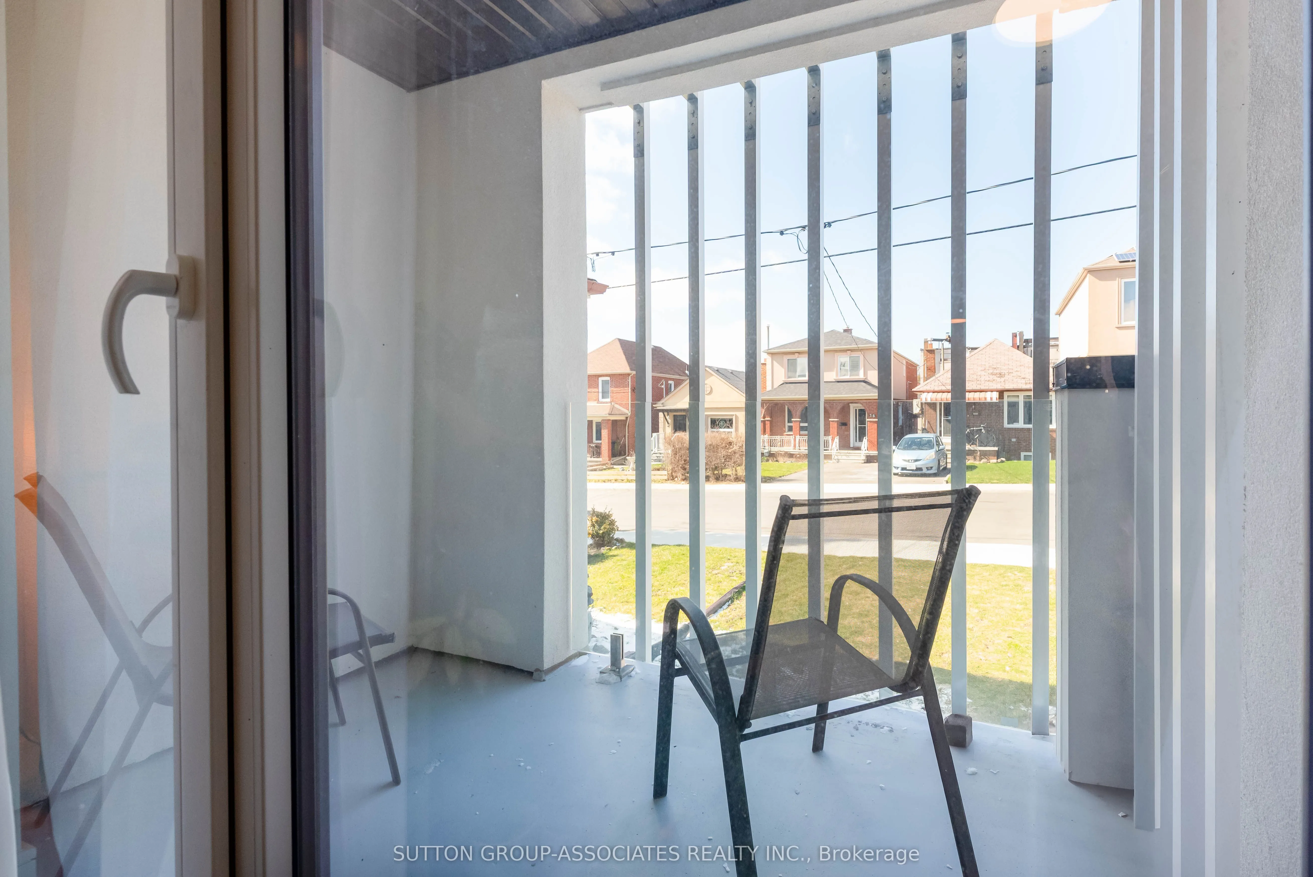 33 Lanark Avenue