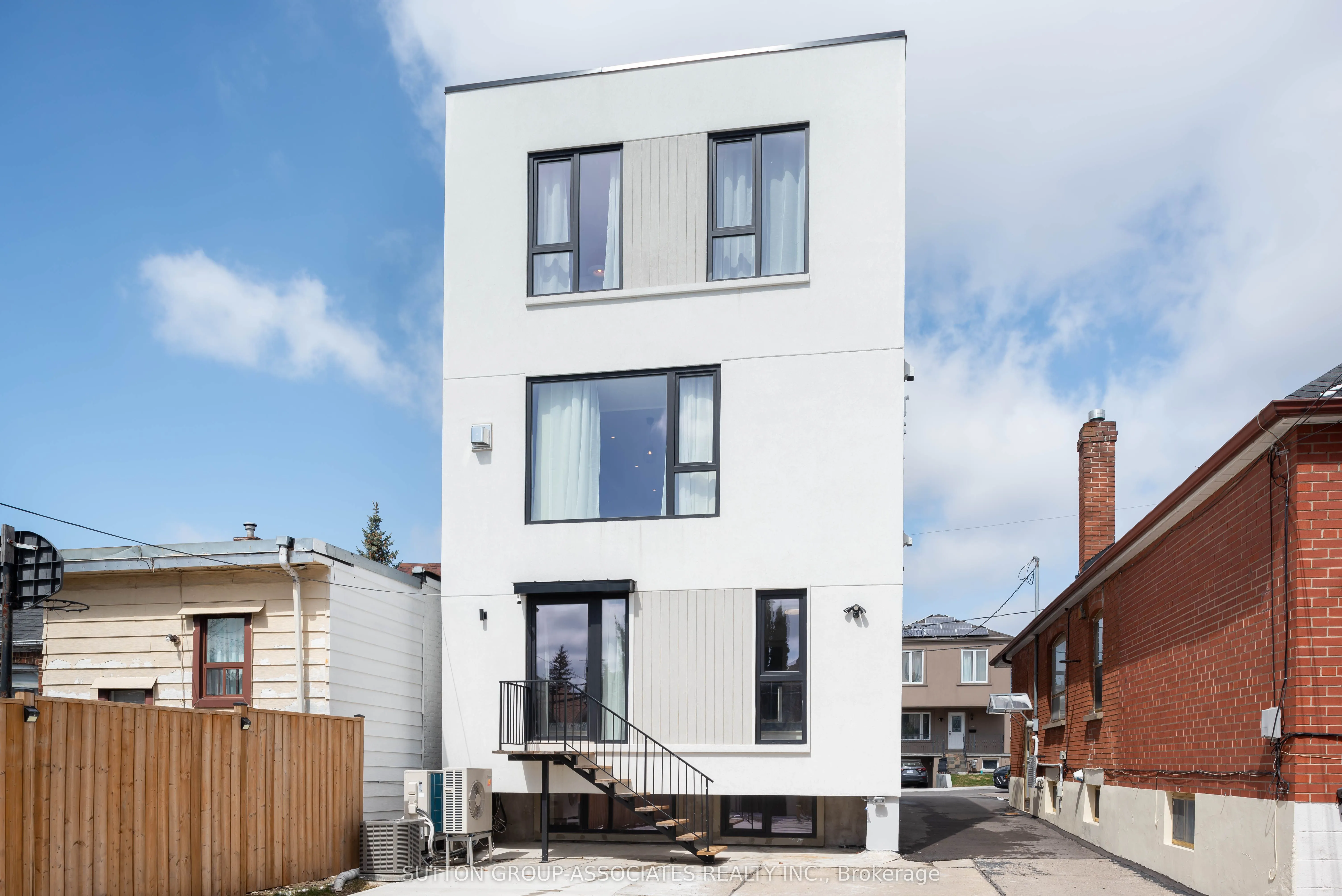 33 Lanark Avenue