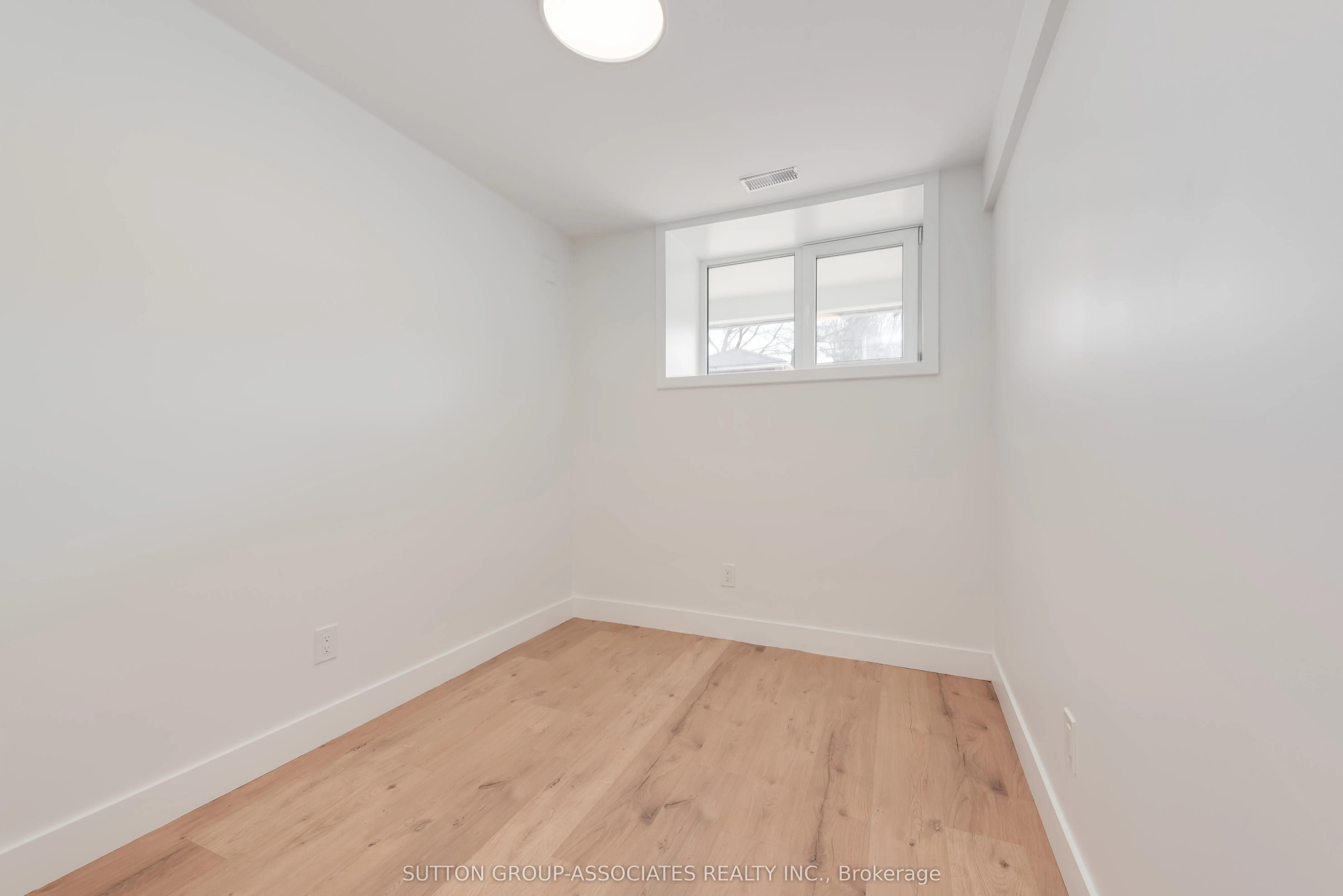 33 Lanark Avenue
