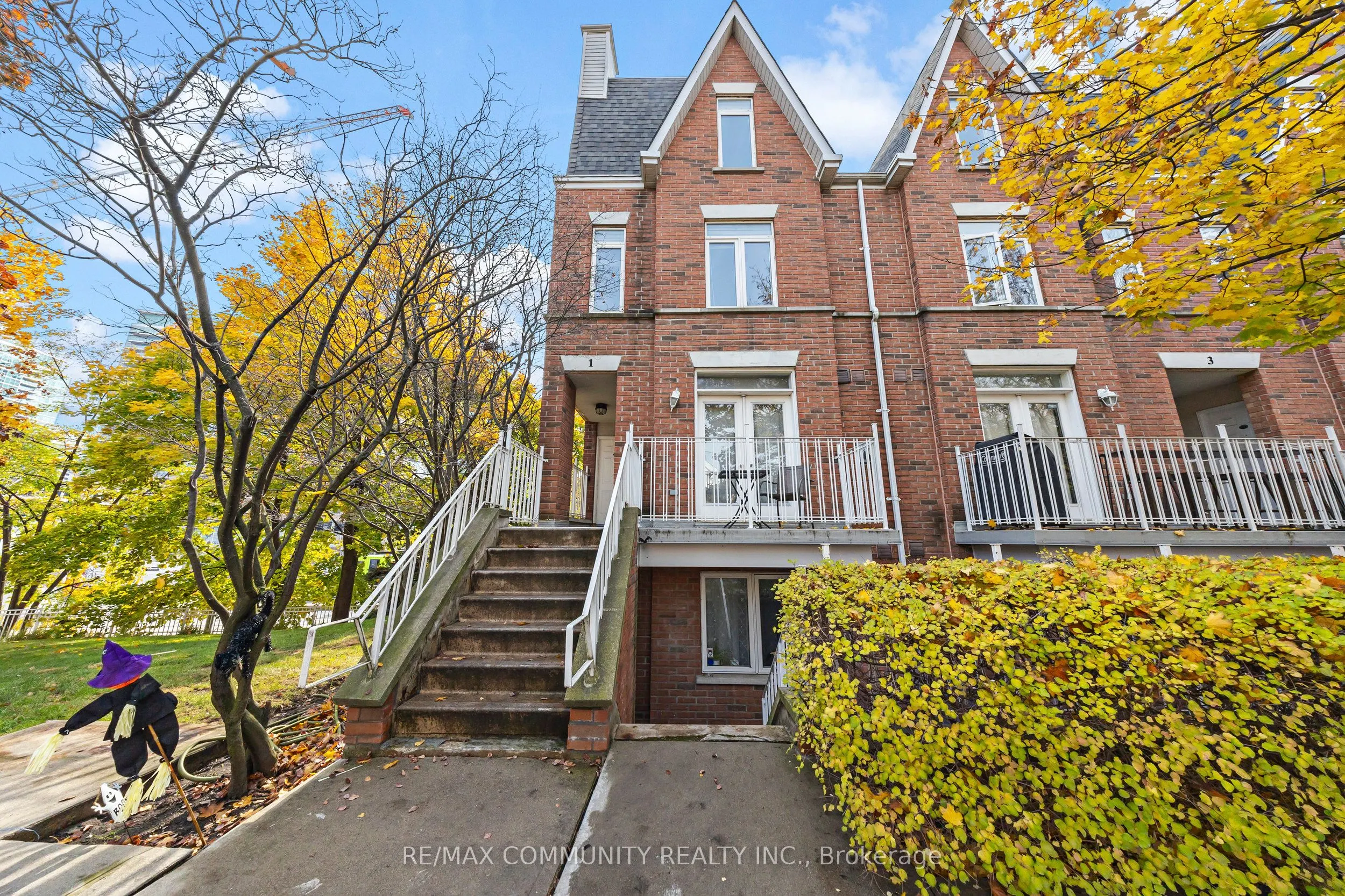 1 Sudbury Street #101