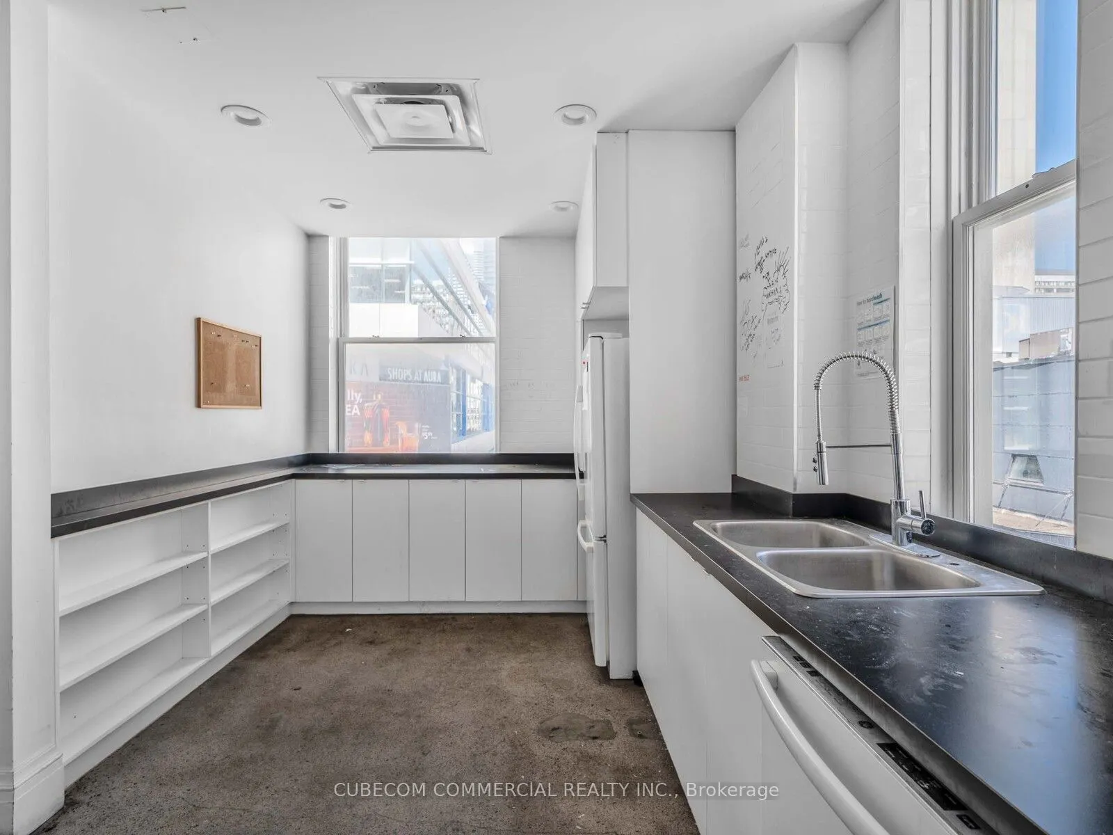 378 Yonge Street, #2nd Floor