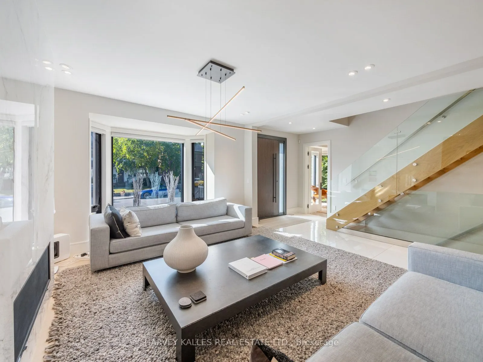 6 Hillholm Road