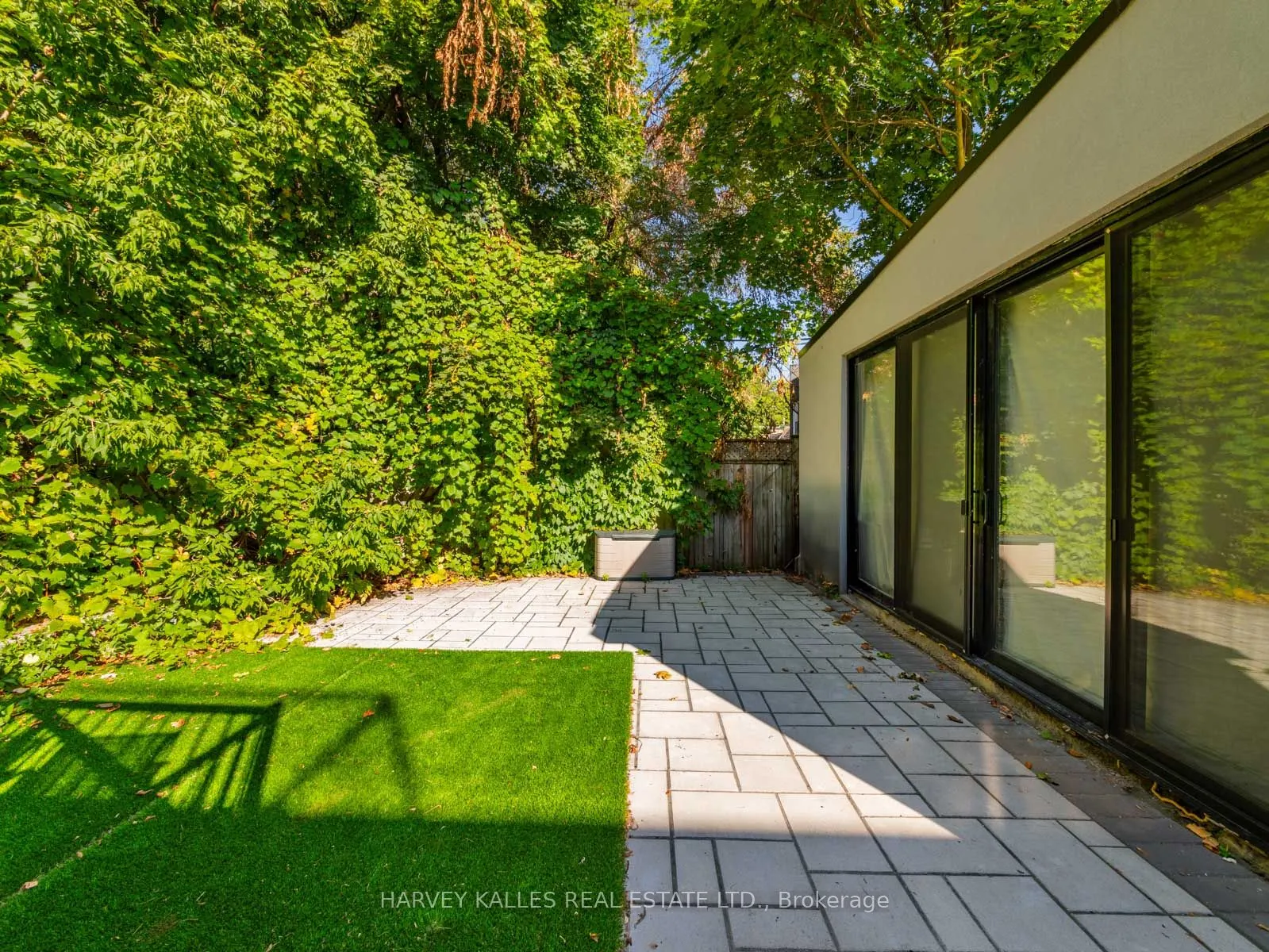 6 Hillholm Road