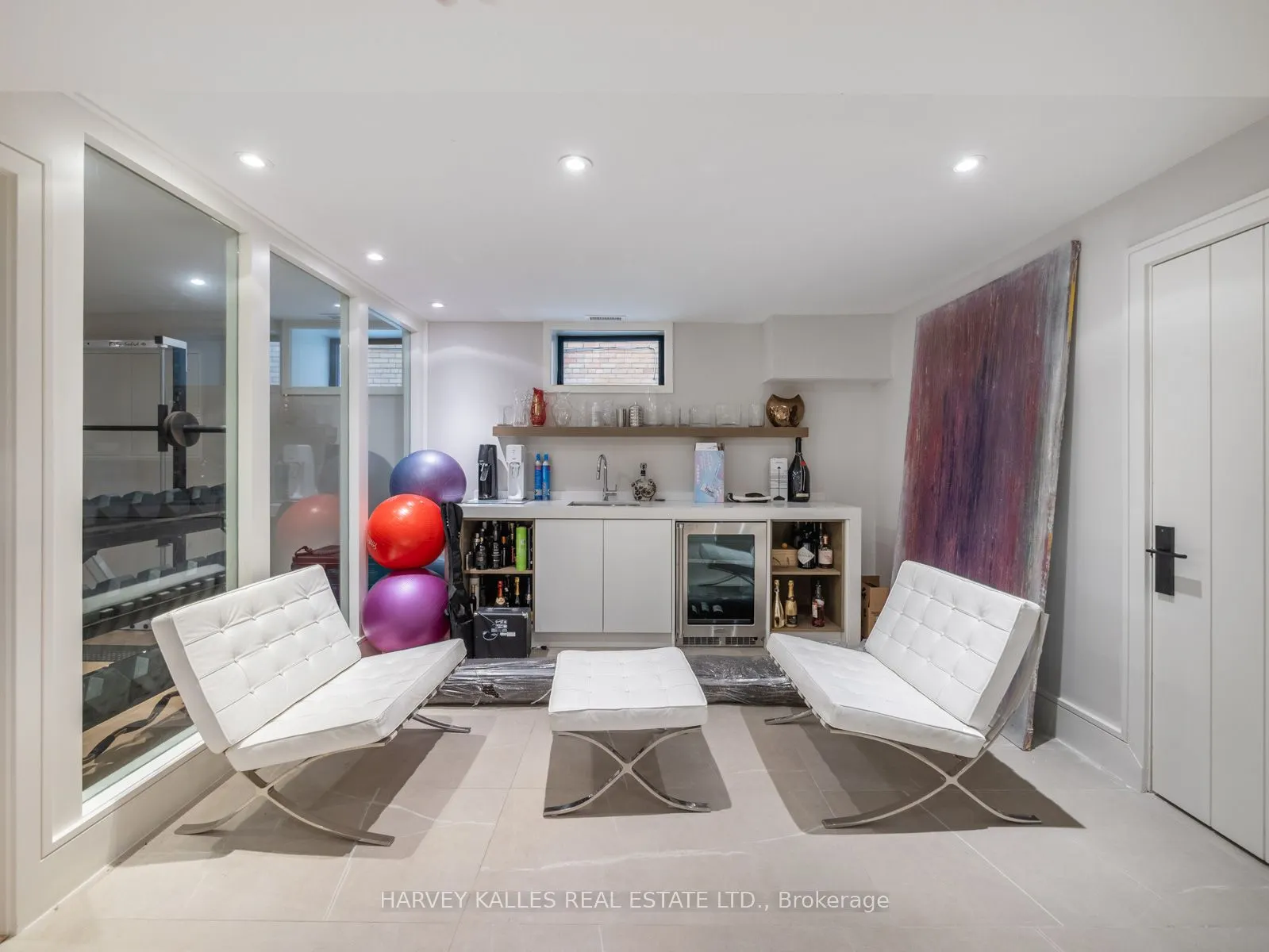 6 Hillholm Road