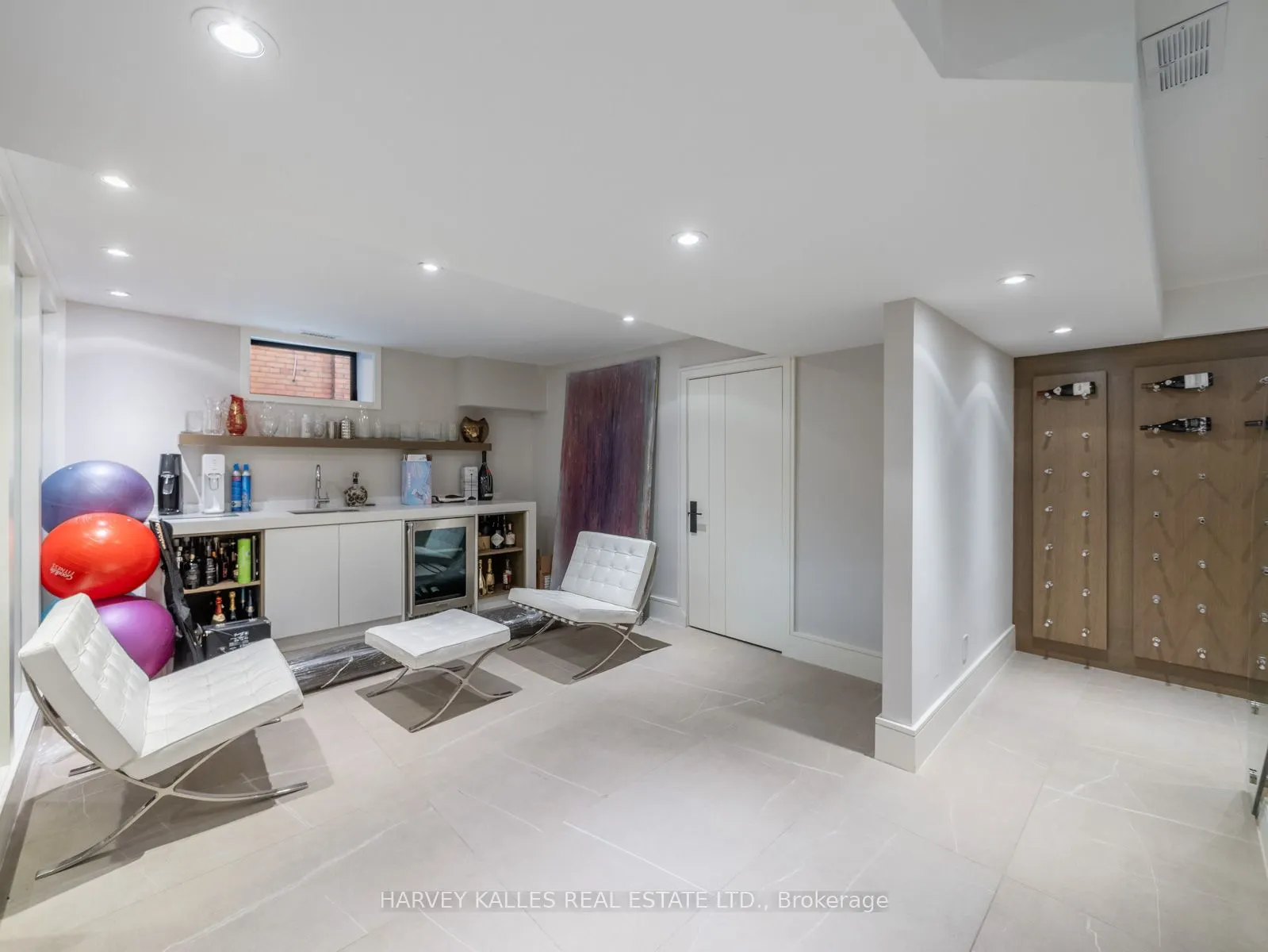 6 Hillholm Road