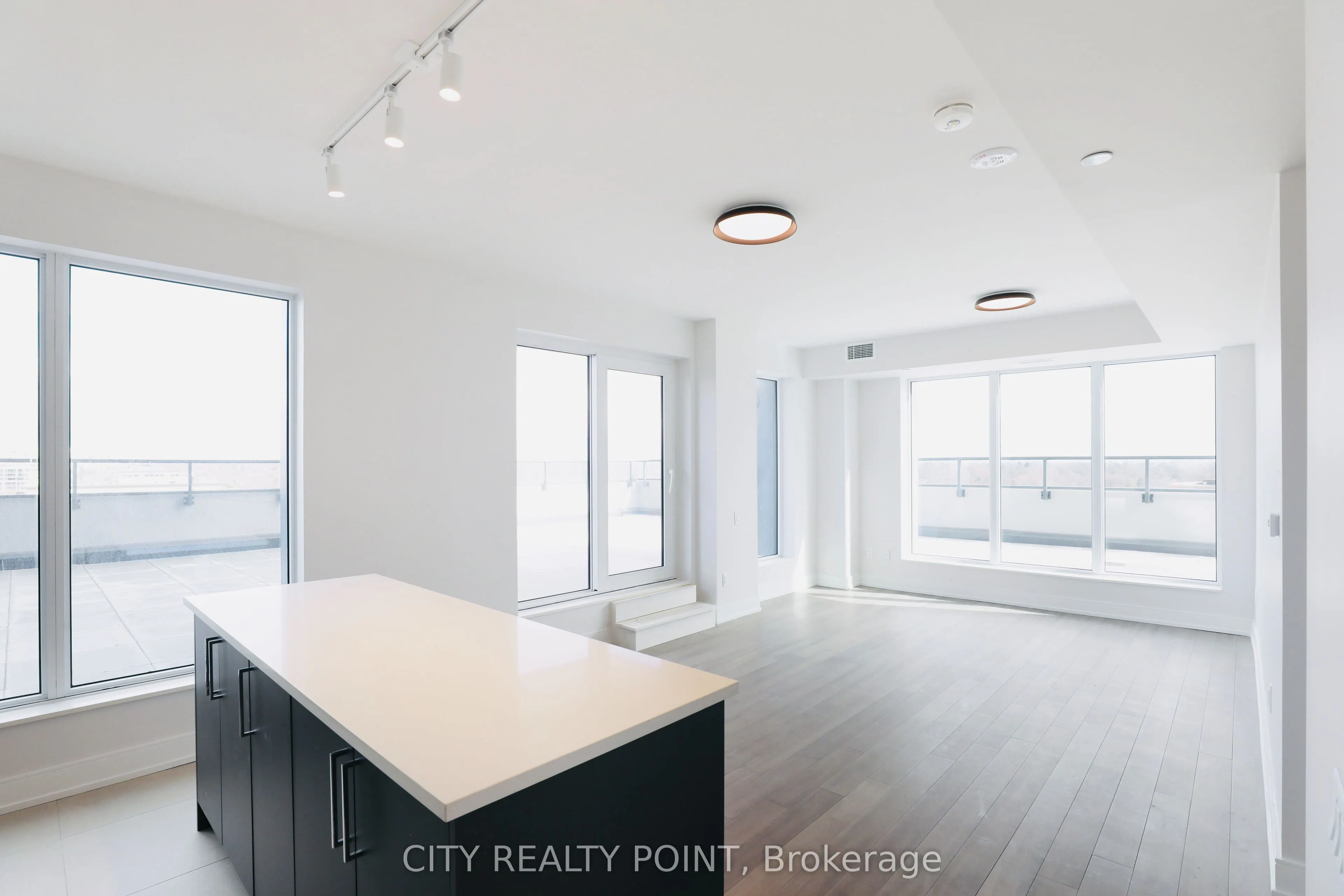 2525 Bathurst Street #909