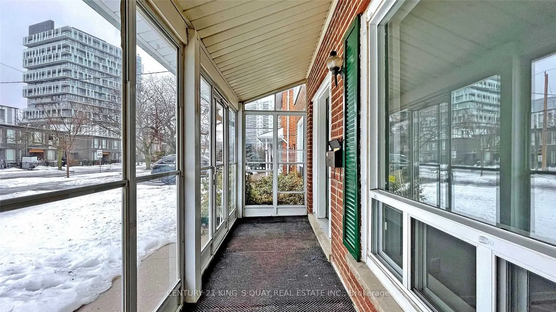 16 Kingslake Road