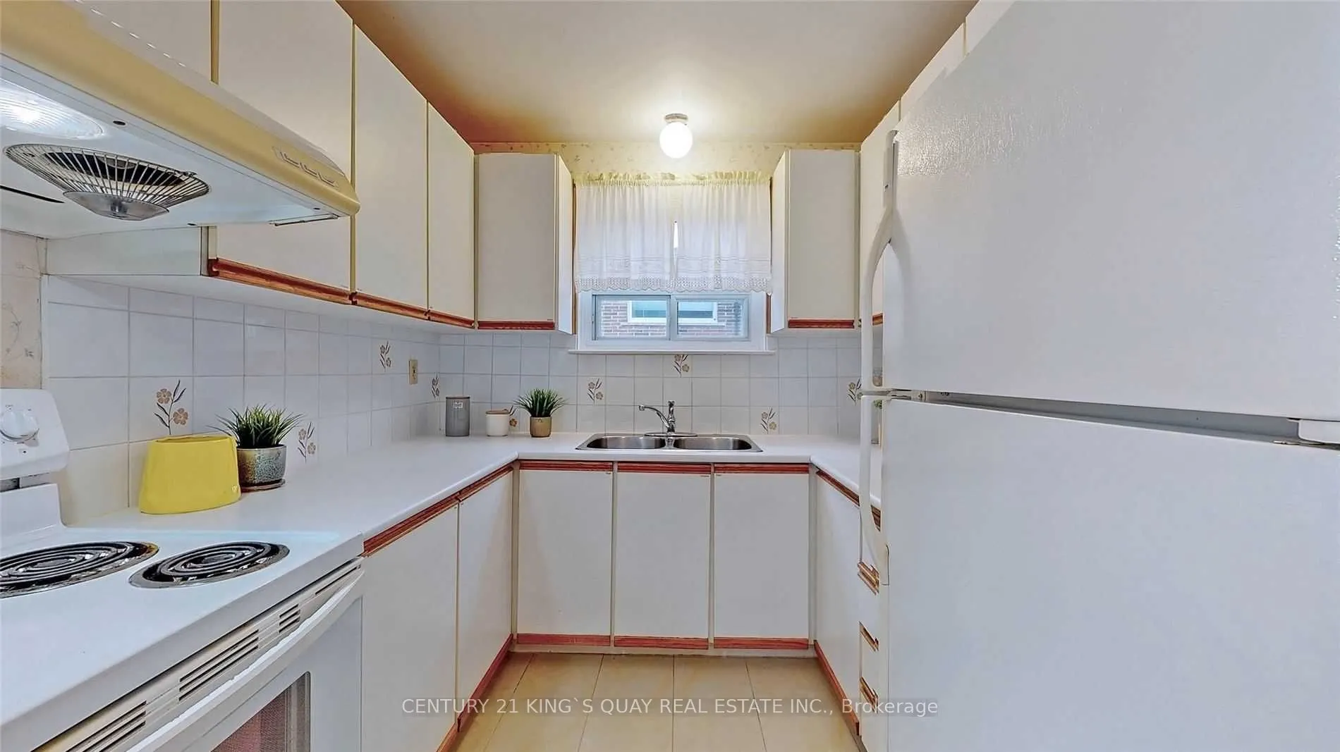 16 Kingslake Road